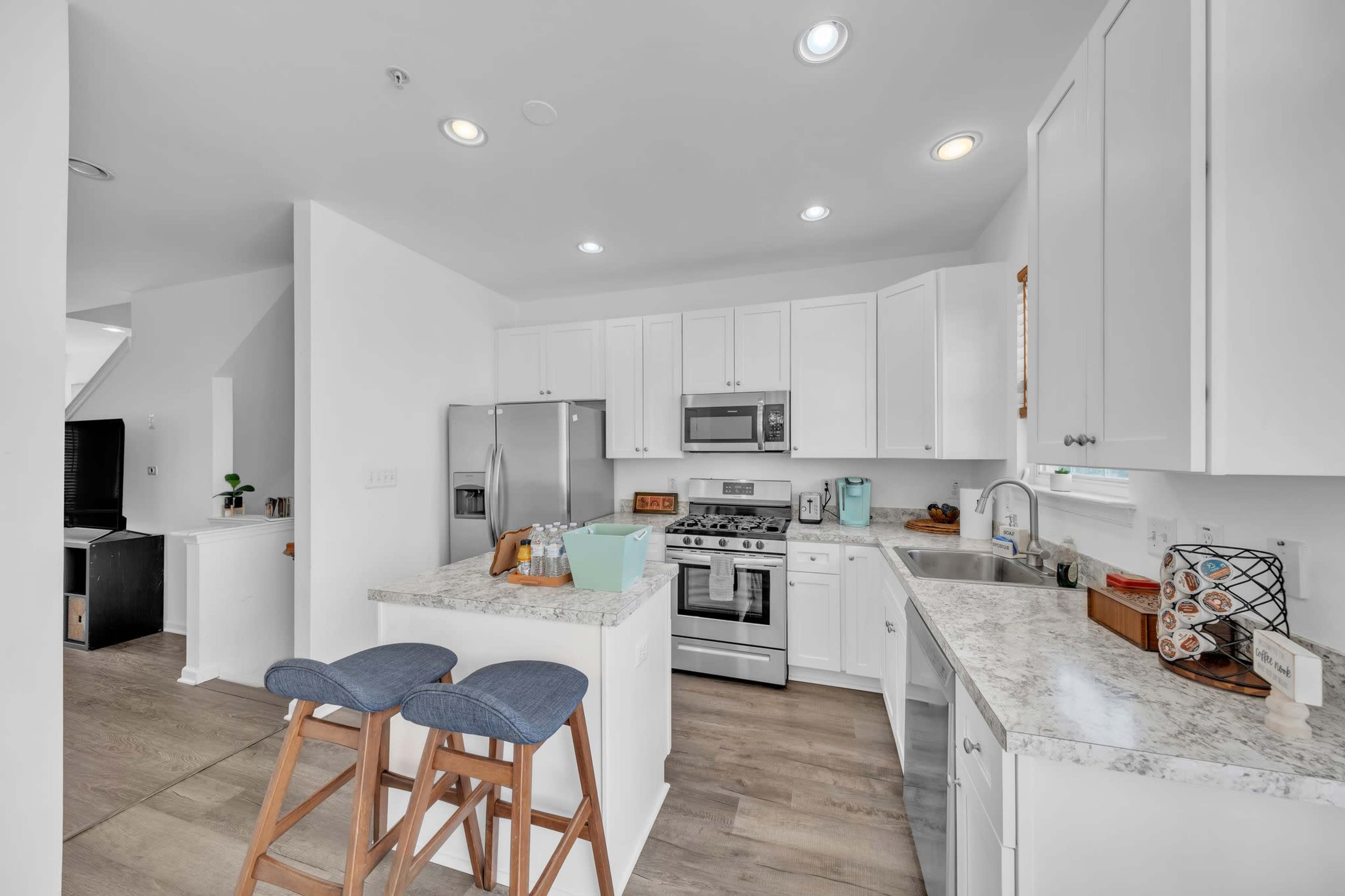 Modern DC Townhome – Natural Light, Stylish Decor & Multi-Level Layout Image in Southwest Washington, Washington, DC