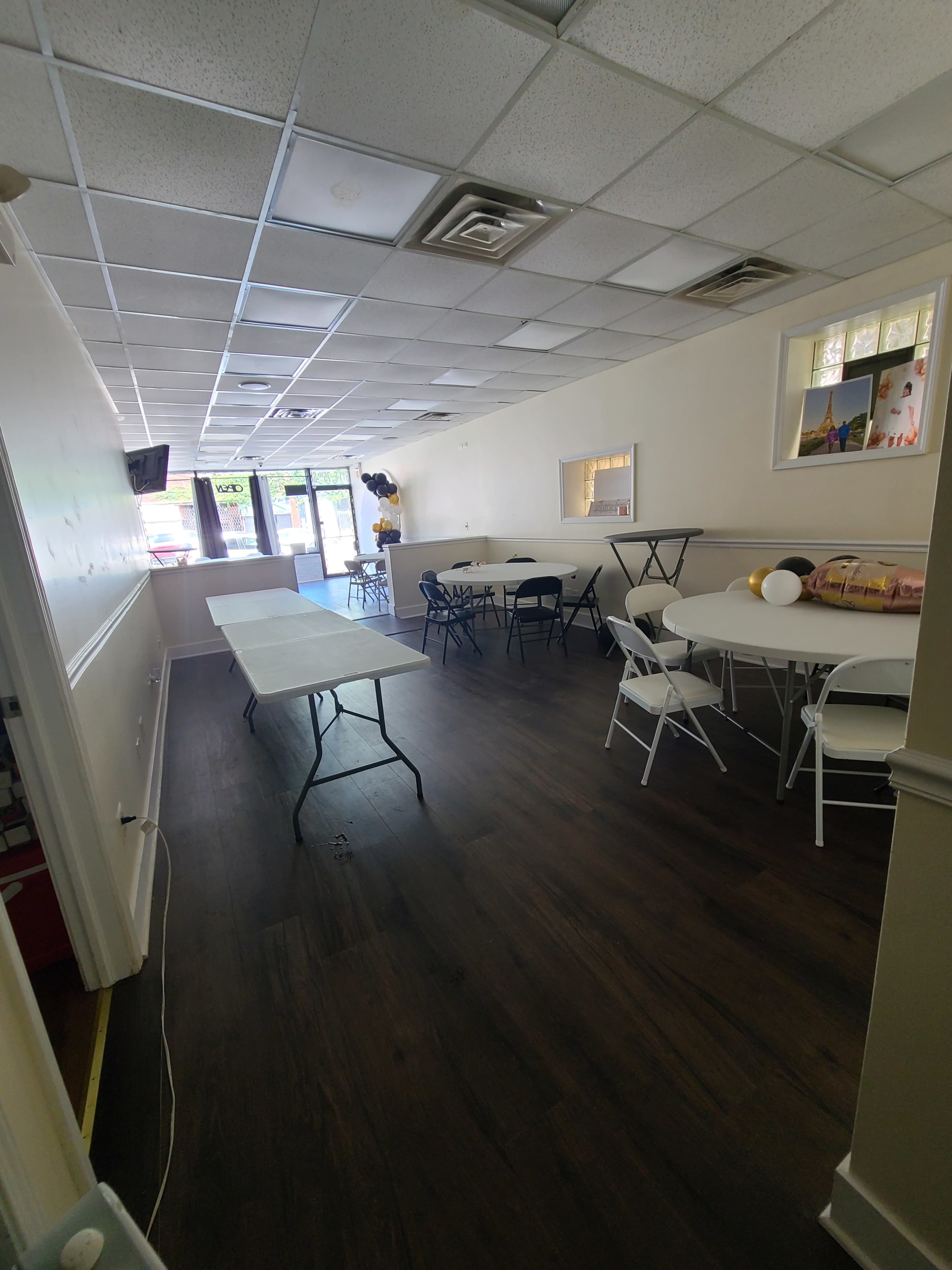 Open Concept Location and Creative Studio Image in South Side, CHICAGO, IL