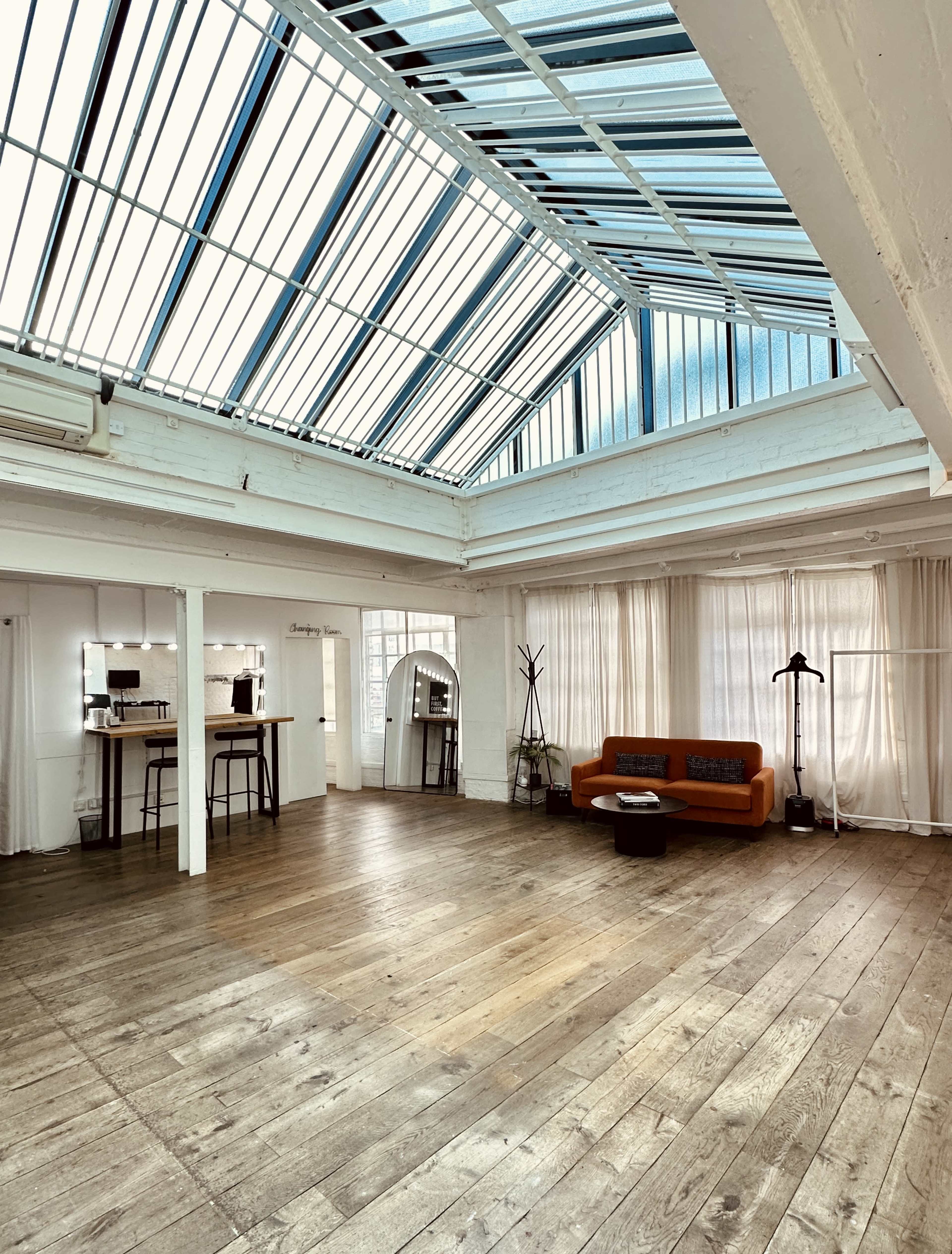 Chelsea Daylight Space Image in Chelsea, London, ENG