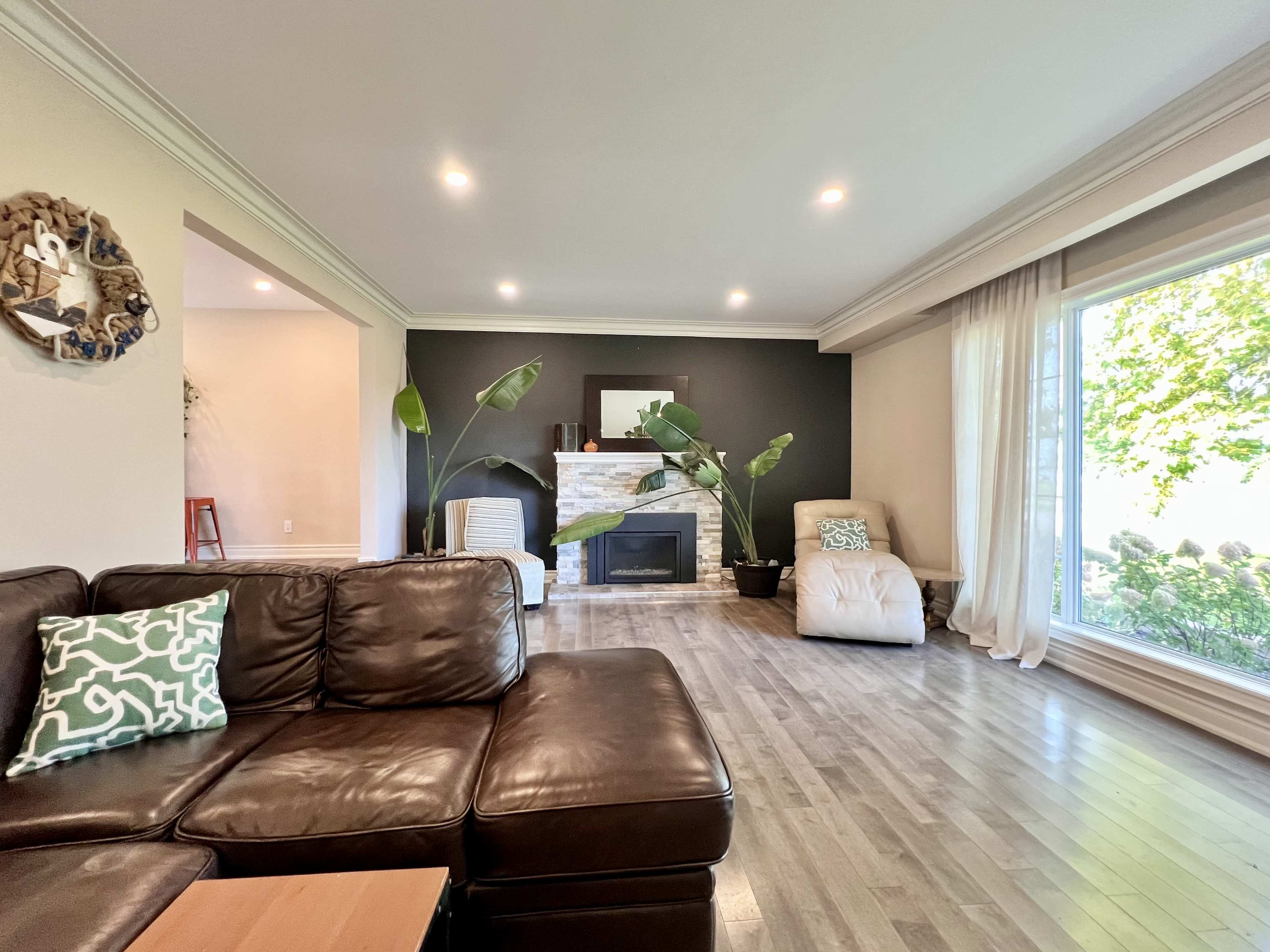 Quiet & Peaceful Space with Niagara River View Image in Niagara Falls, Niagara Falls, ON