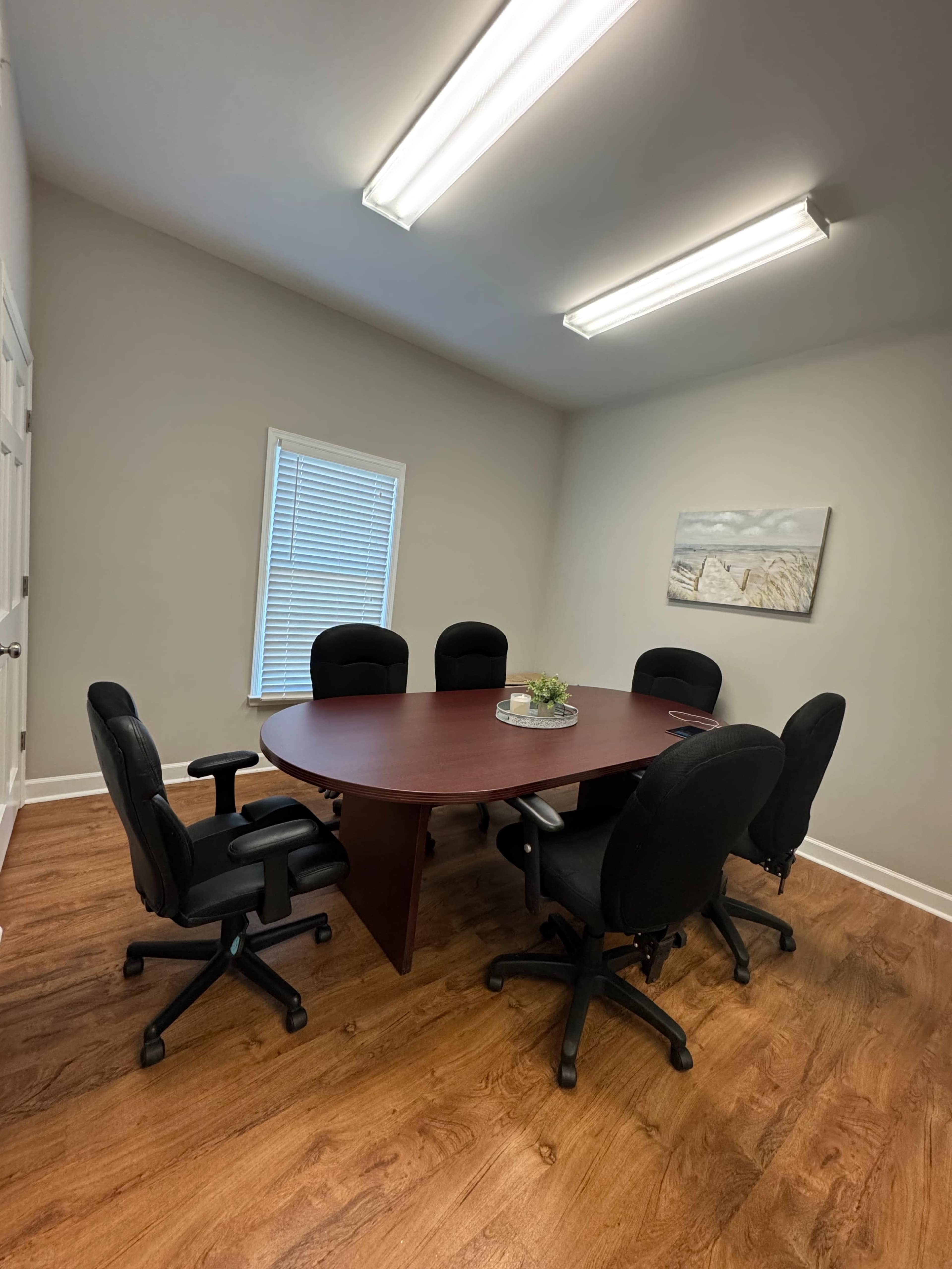 Premier Alpharetta Meeting Suite – Walkable to Downtown Image in Alpharetta, Alpharetta, GA