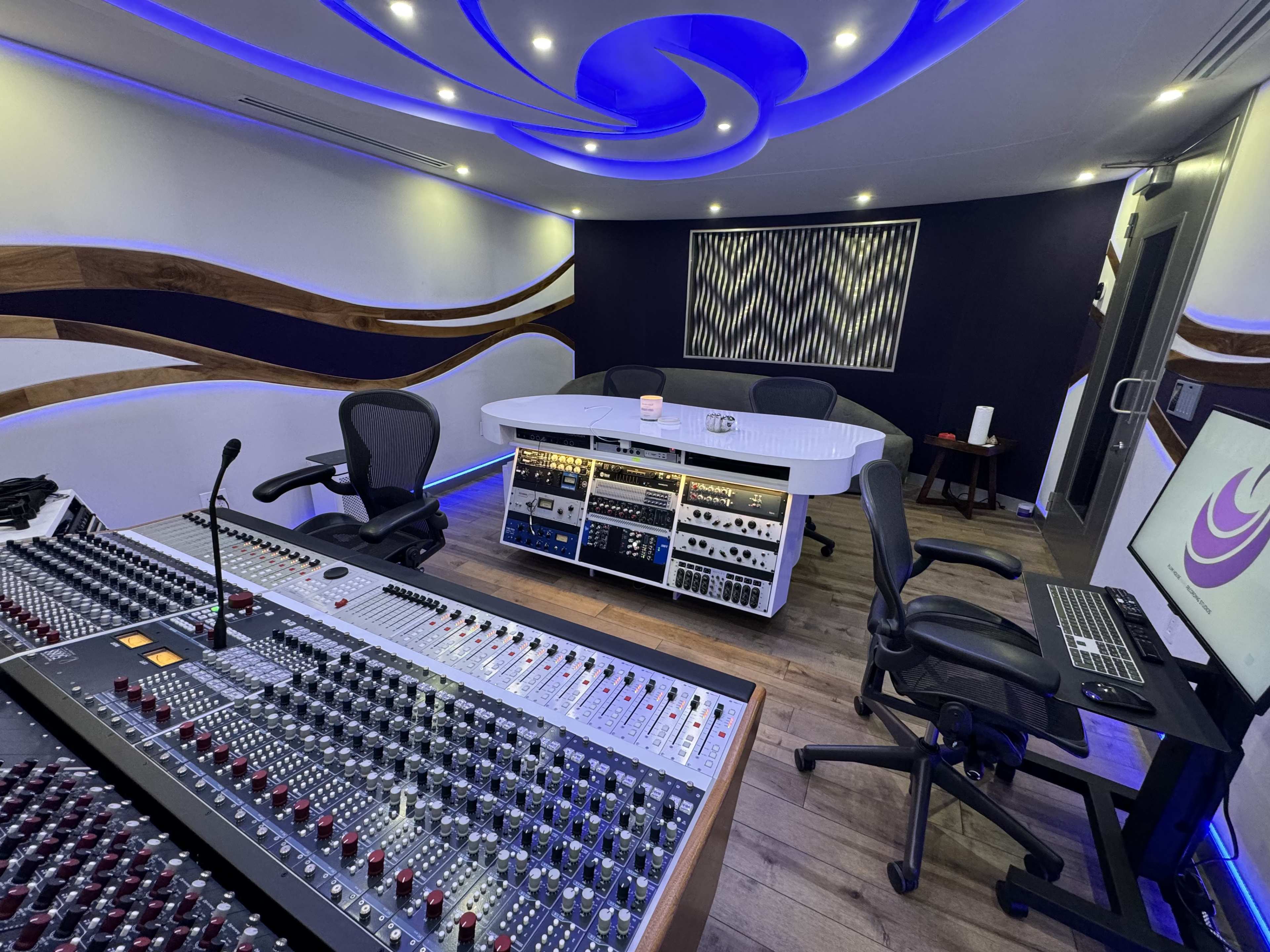 Private Boutique Style Recording Studio w/ House in pristine Miami Location close to Miami International Airport, Wynwood, Fashion District, Midtown, Brickell, South Beach, Bal Harbour Shops and Aventura Mall. Image in Biscayne Park, Biscayne park, FL