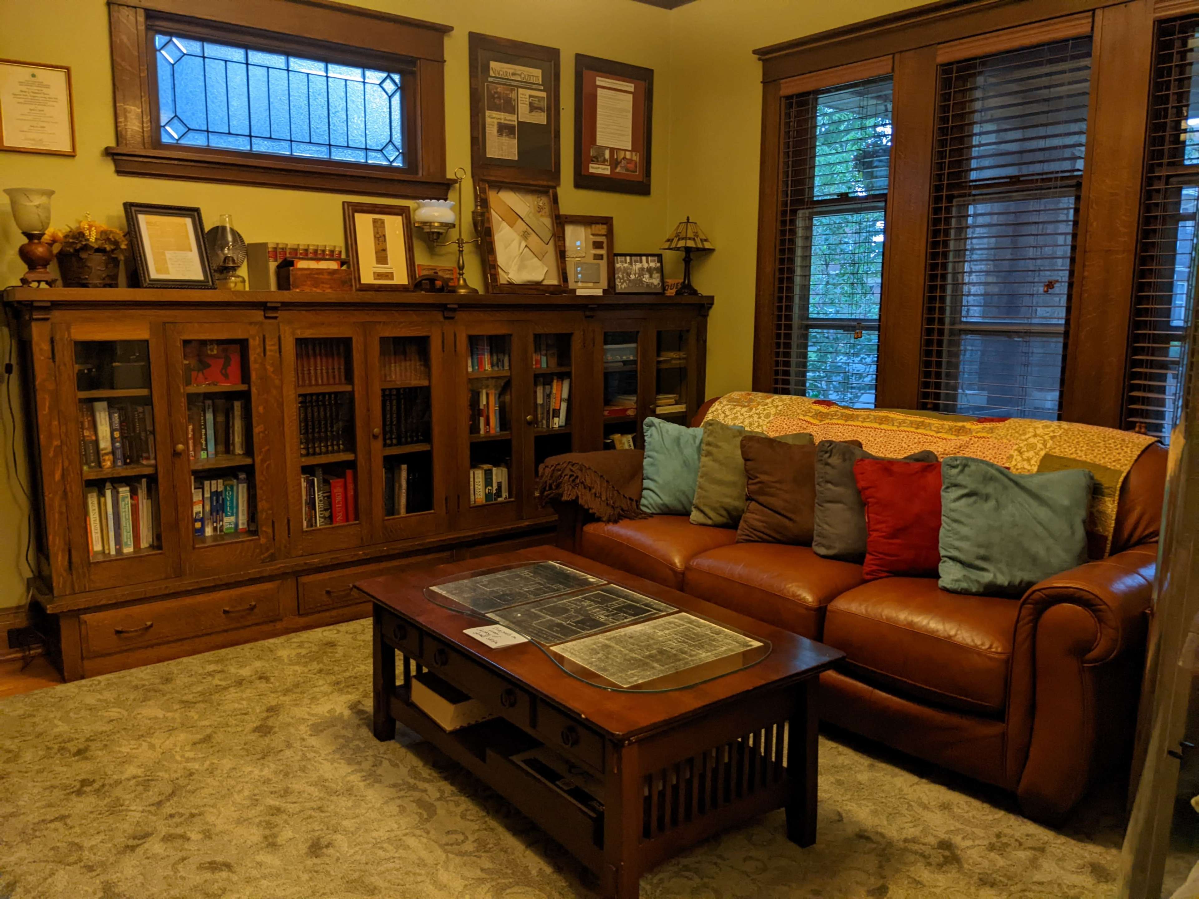 National and State Historic Registered 1913 Arts and Craft Bed and Breakfast 2 Blocks from Niagara Falls State Park Image in Niagara Falls, Niagara Falls, NY