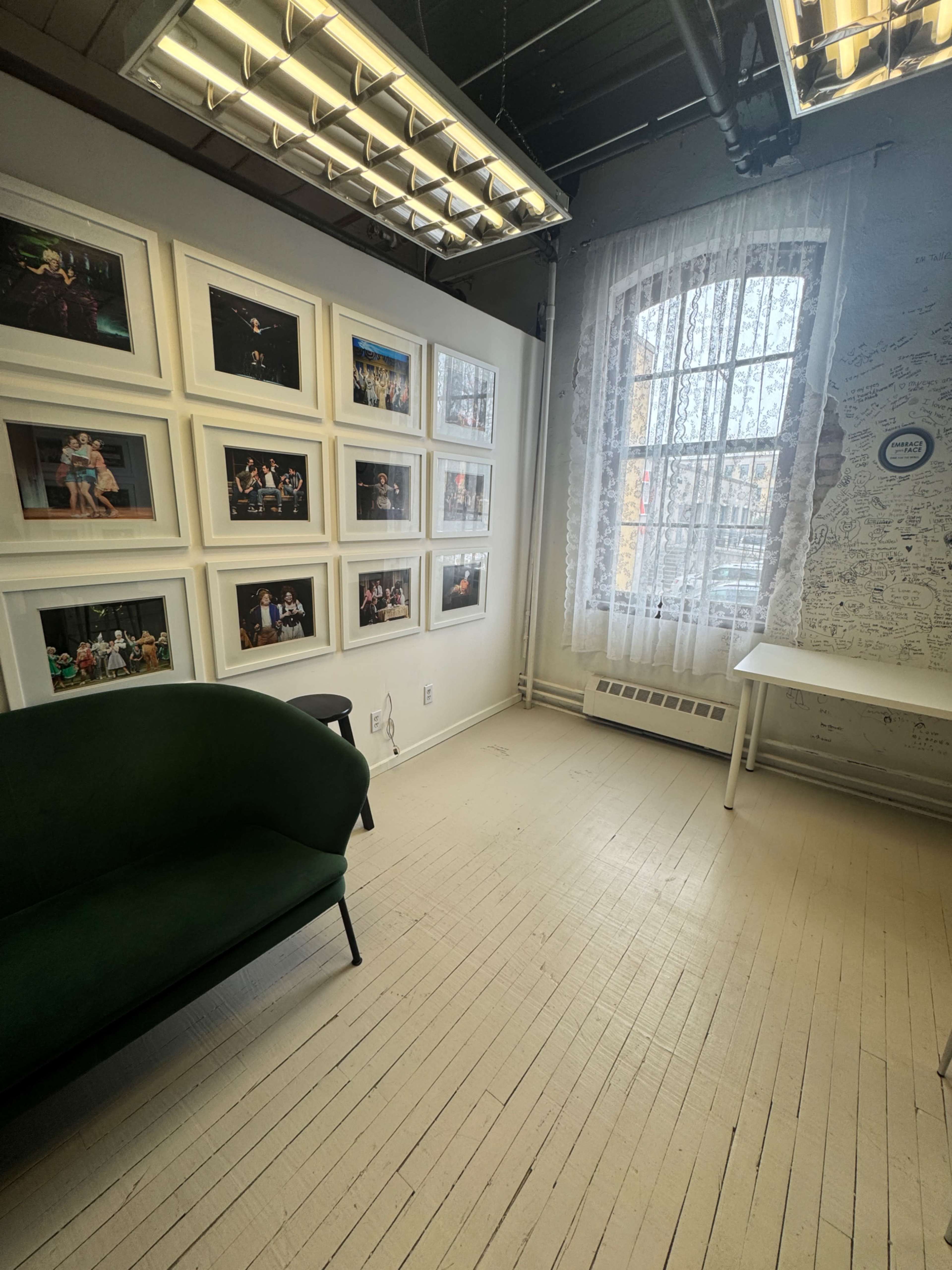 Downtown, Industrial studio Image in Mount Hope Huron Park, Kitchener, ON