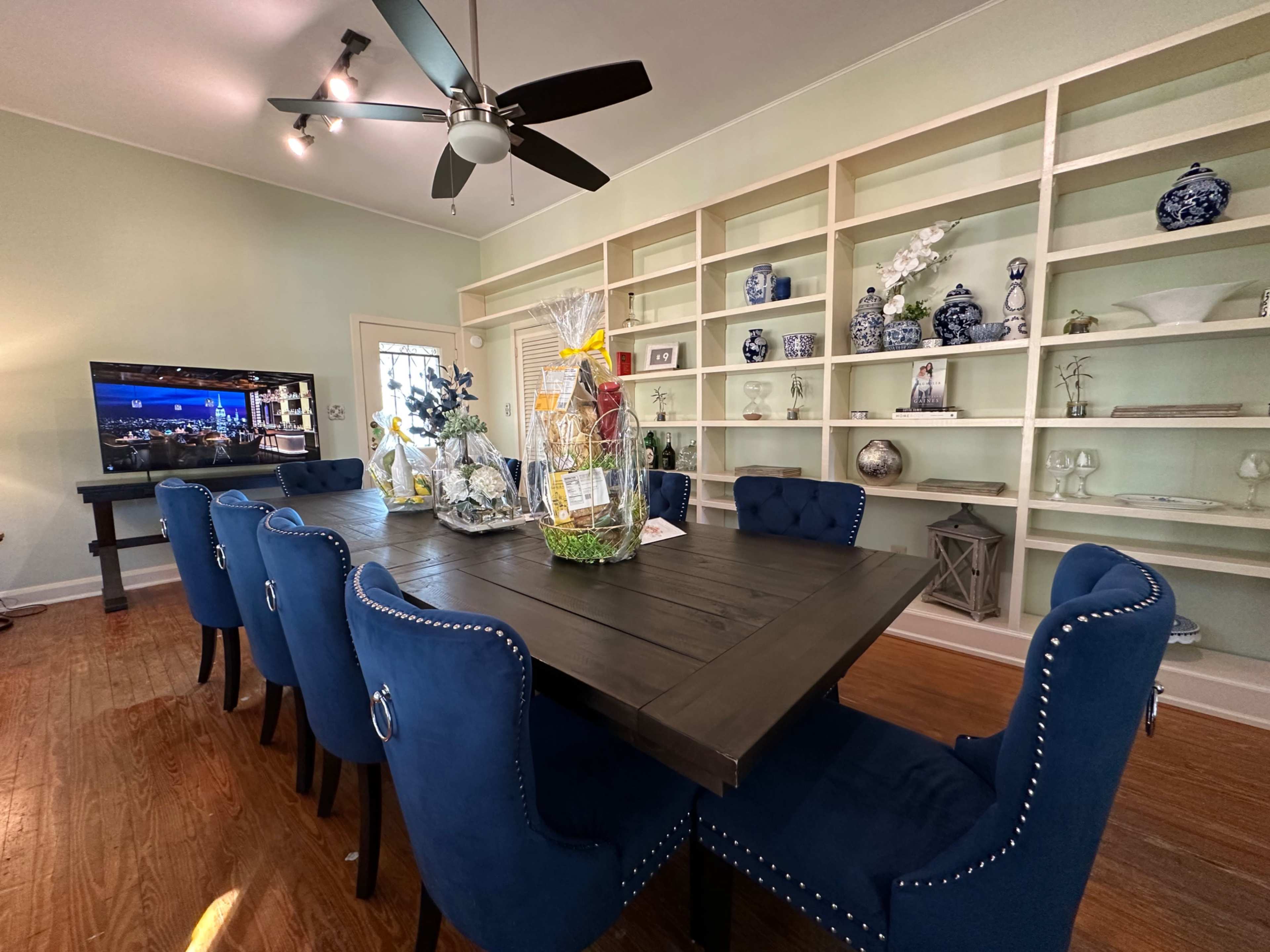 The Chinoiserie Lounge | Boutique Blue & White Meeting Space Downtown Winter Haven Image in Winter Haven, Winter Haven, FL