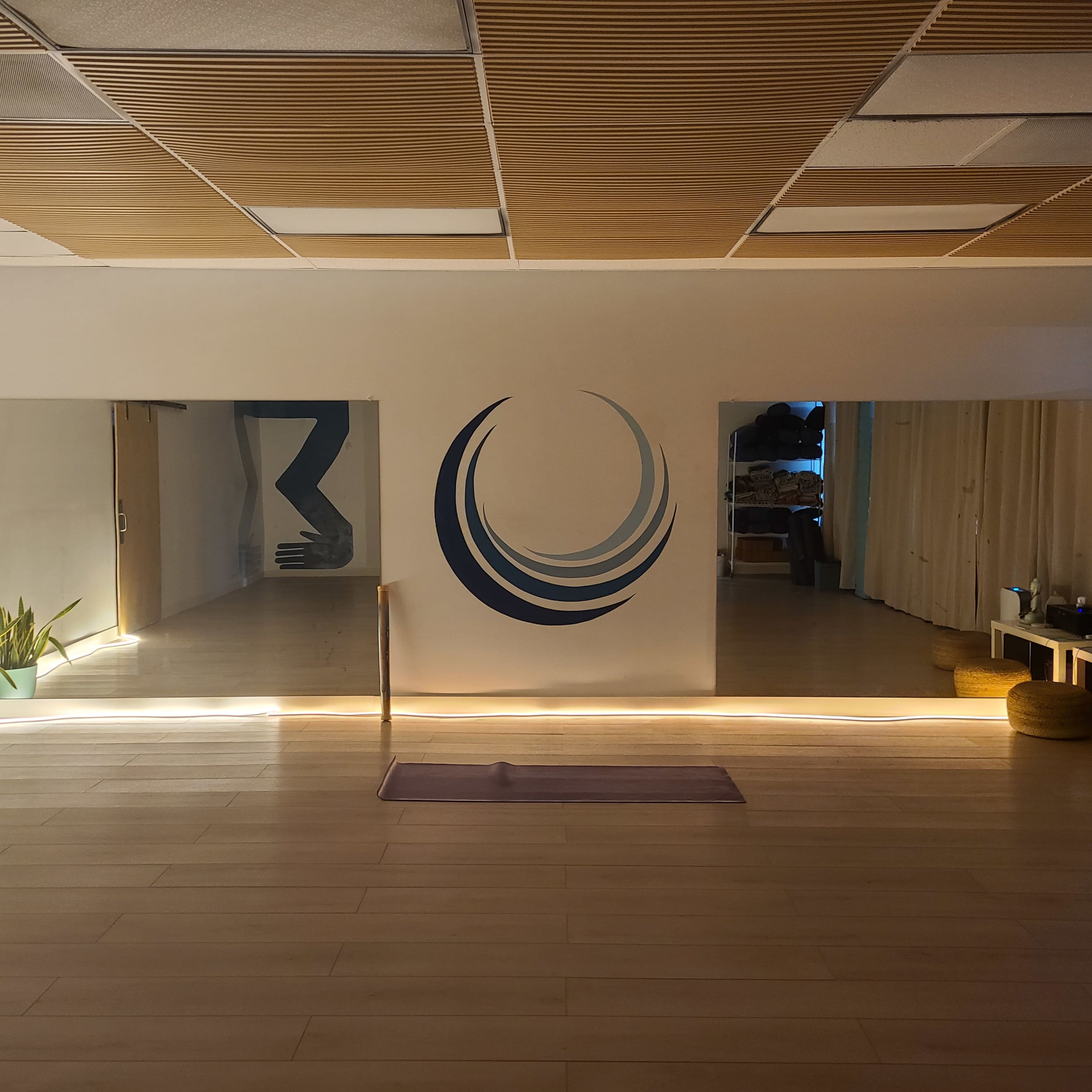 Beach Town Yoga Studio with giant parking lot and direct access to freeway. Image in Pacific Beach, San Diego, CA
