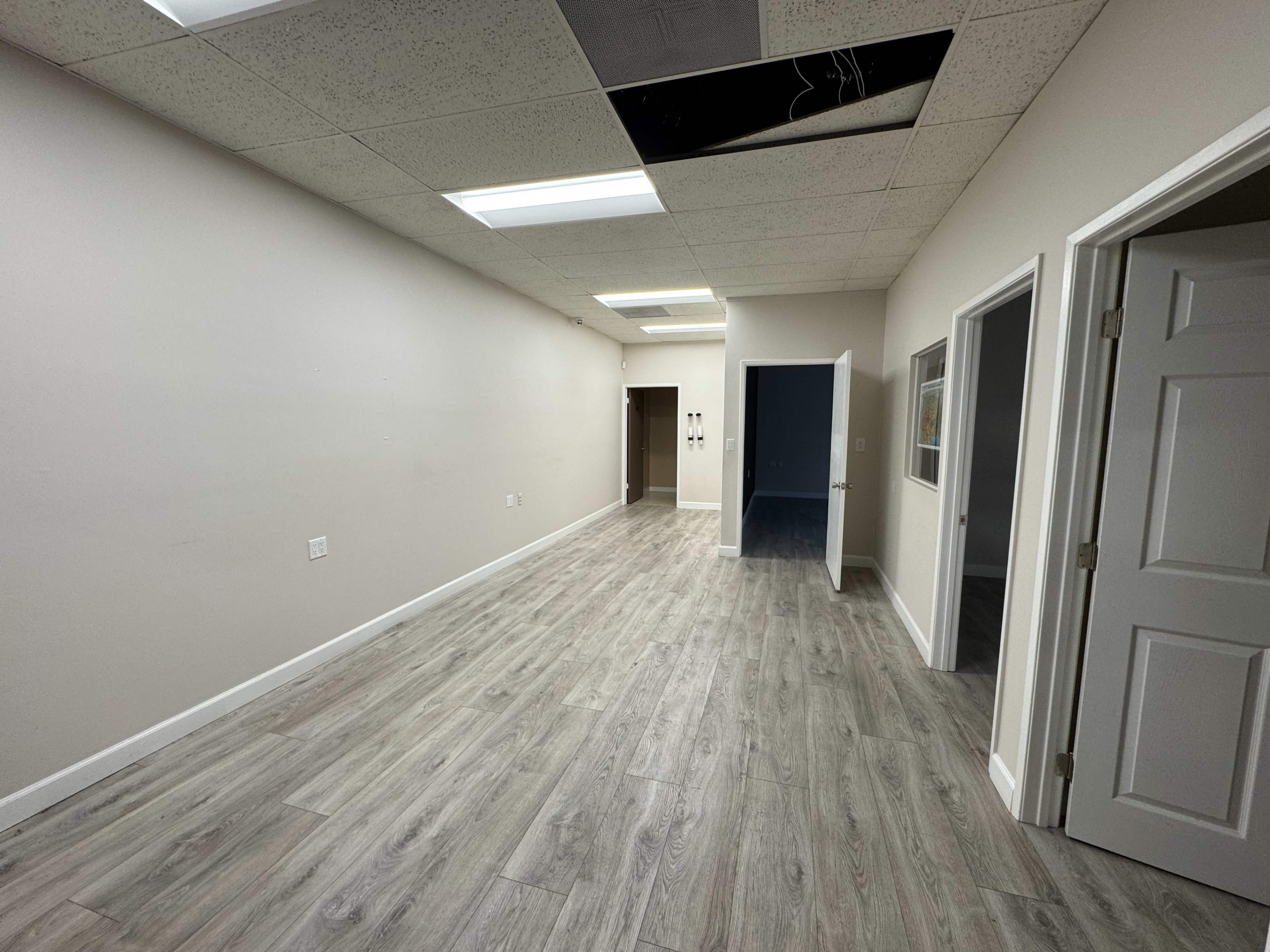 Ground-Level Production Hub with Easy Load-In & Parking Image in Riverside Rancho, Glendale, CA