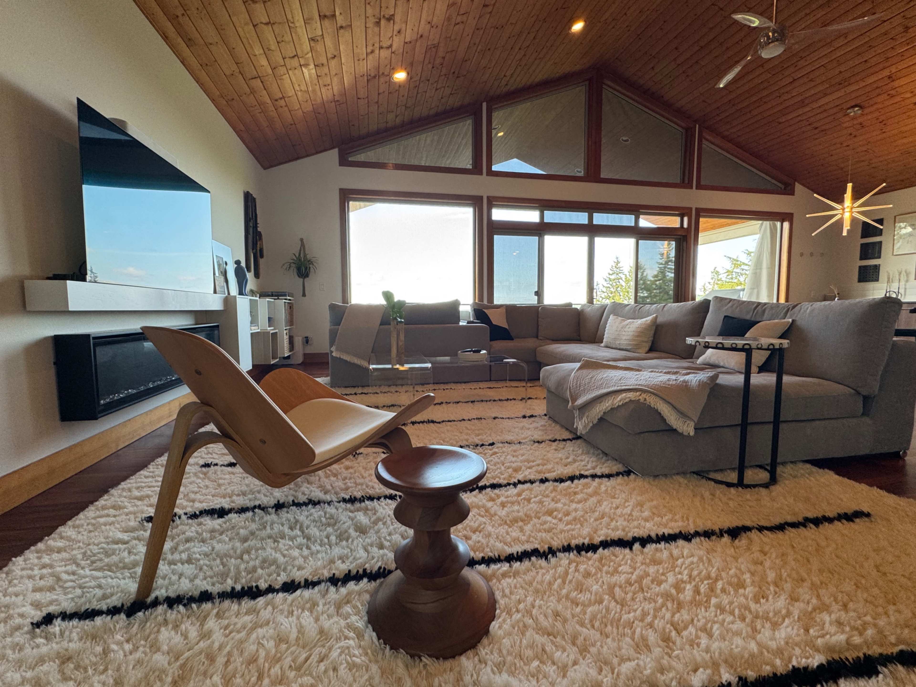 Lakeview Creative Studio | Natural Light, Film Location & Content Production Space Image in , Bellingham, WA