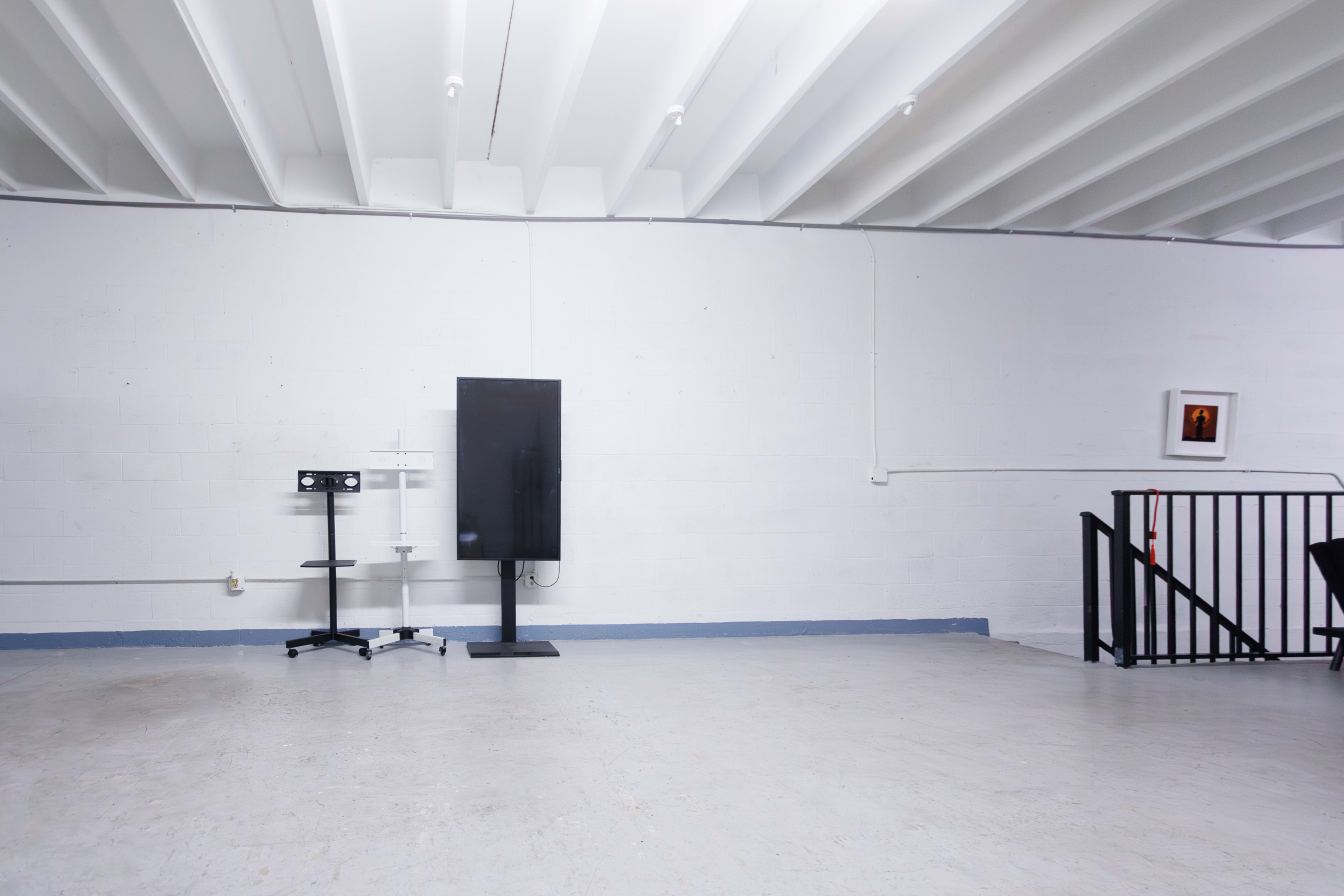 Natural Light Studio, Fully Equippedwith Strobe and Constant Lights. Image in Allapattah, Miami, FL