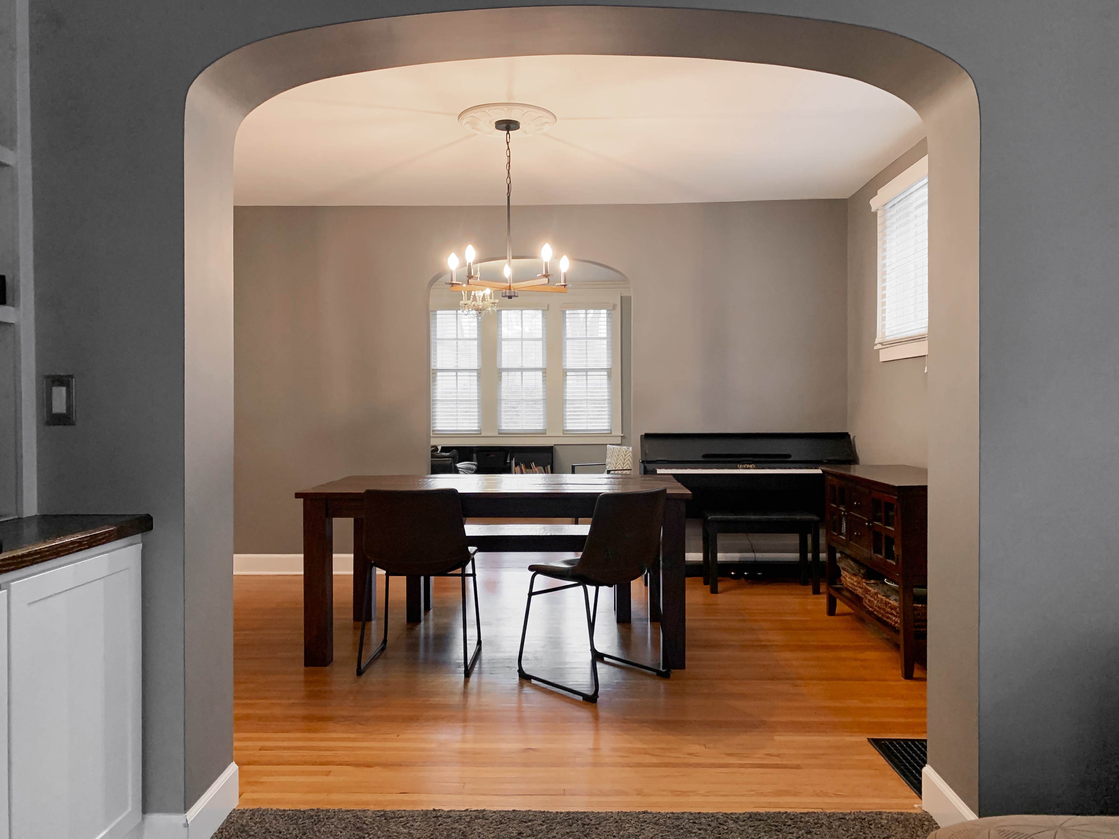 Comfy Historic 1920s Colonial in Suburban Detroit Neighborhood, Perfect for Photo and Film Shoots Image in Birmingham, Birmingham, MI