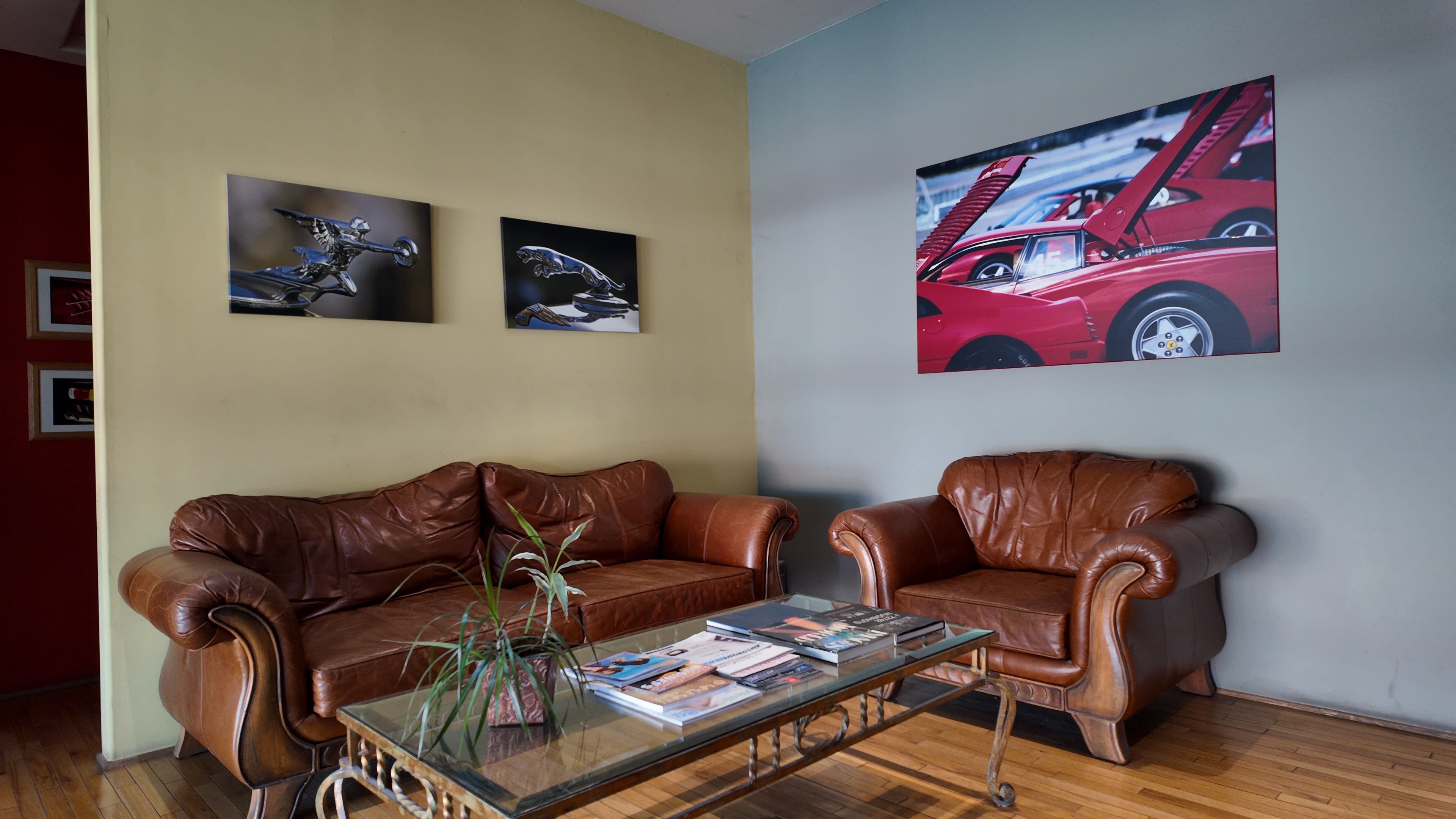 Clean, Classy Industrial Office for Autobody Shop Image in Jefferson Park, Pasadena, CA