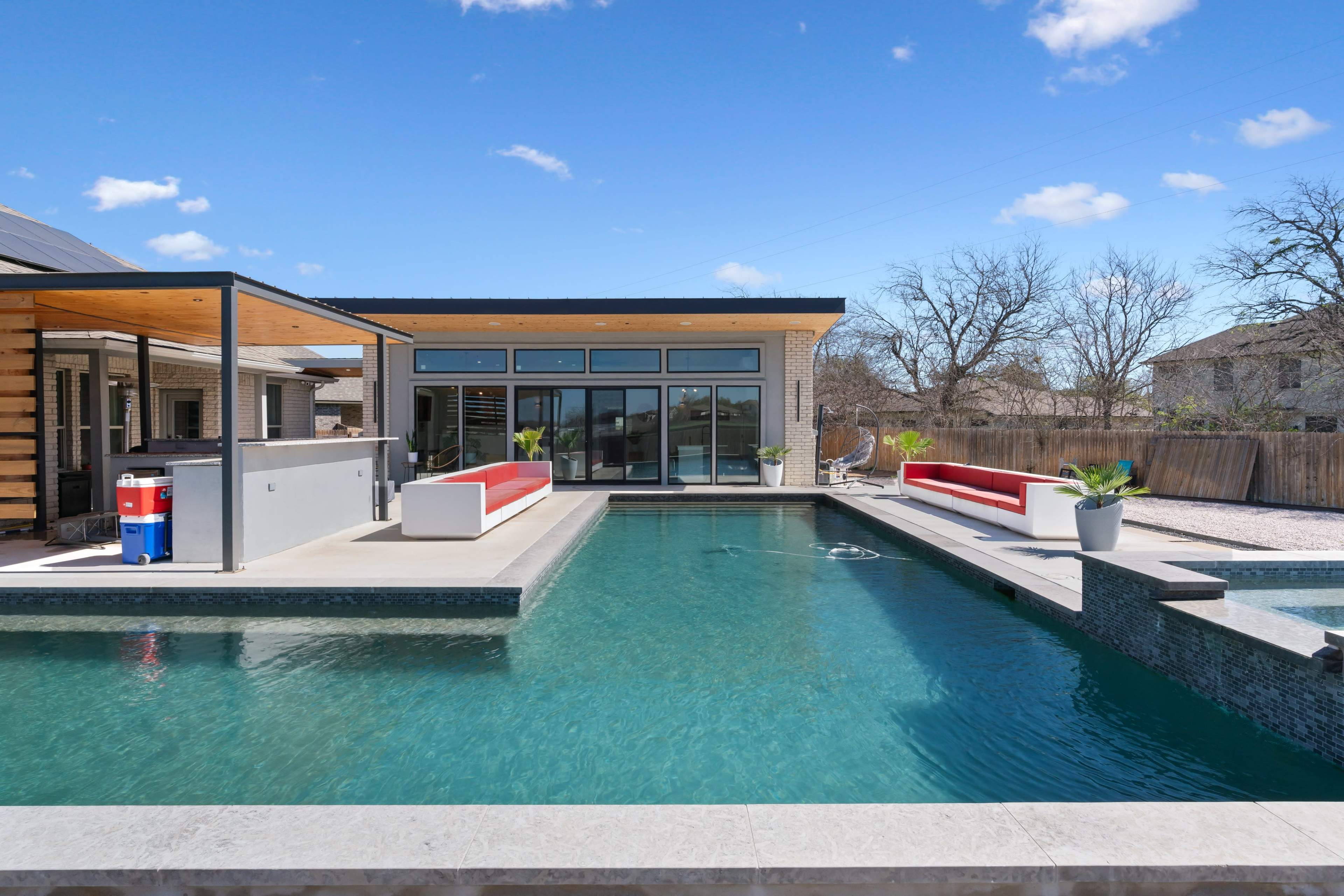Modern Bright Guest House with Large Windows and Lovely Pool/Hot Tub and Outdoor Kitchen Area Image in Round Rock, round rock, TX
