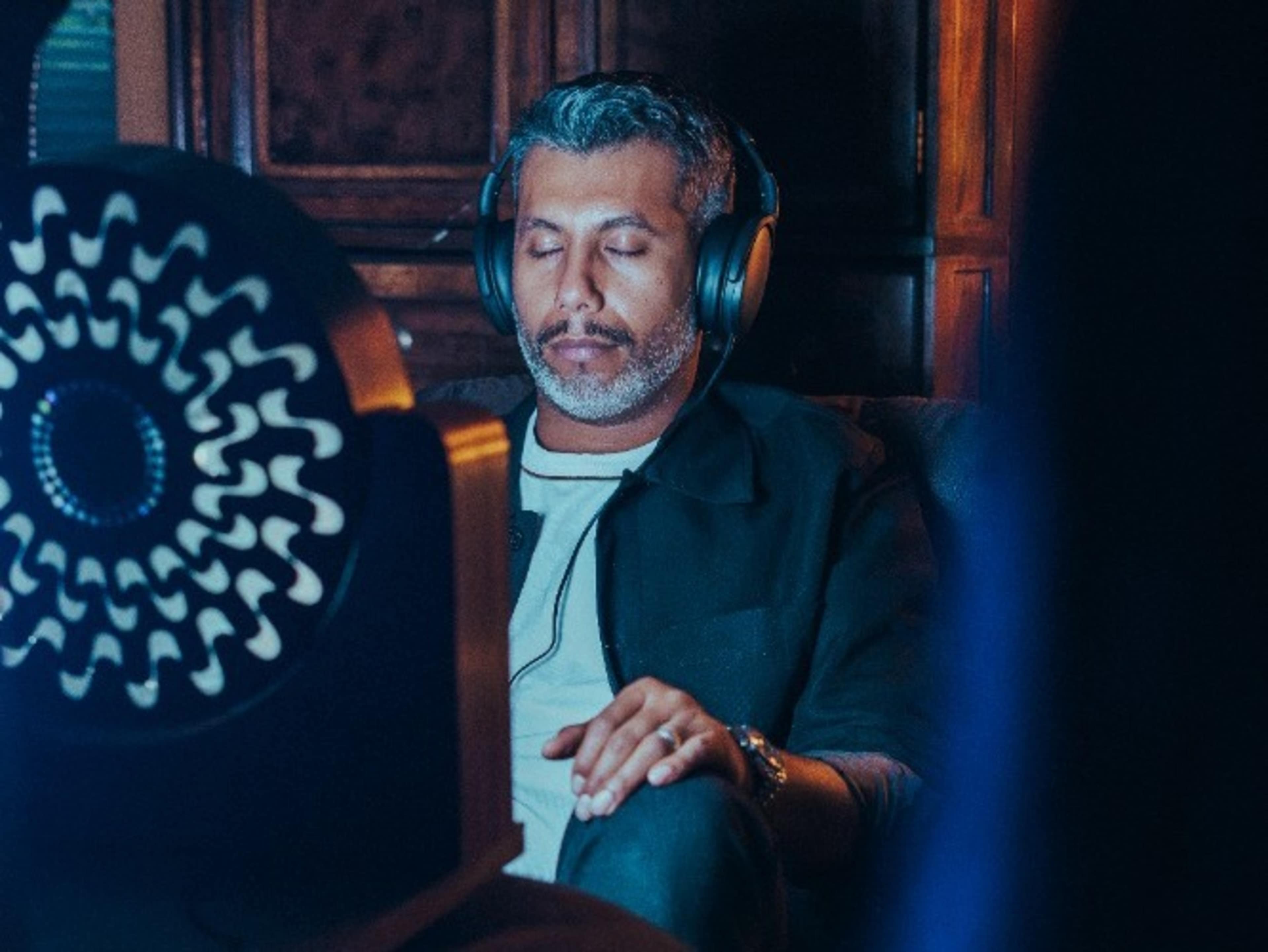 Neuro Meditation with Alphawave Experience