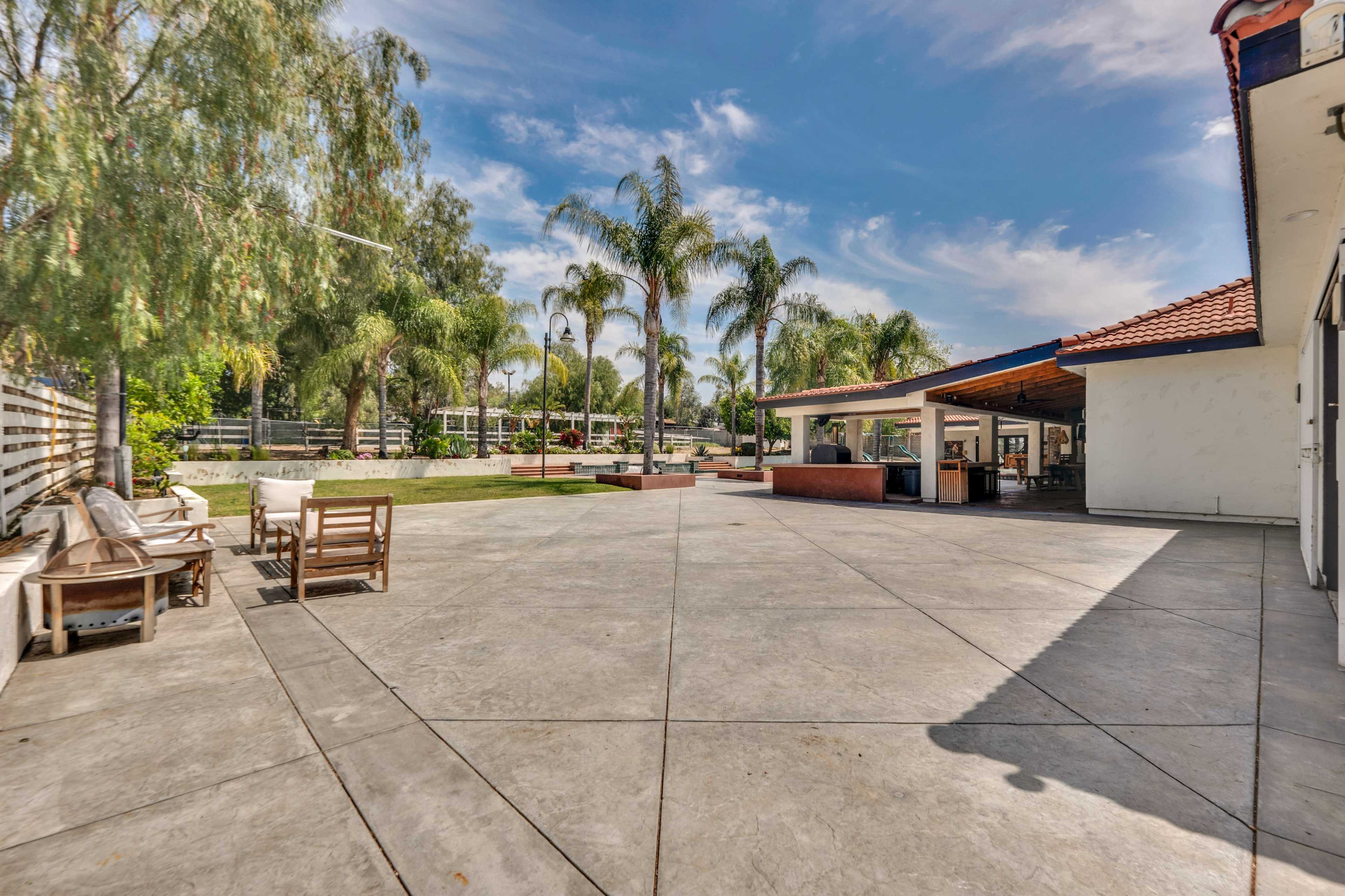 Beautiful secluded ranch style oasis- perfect backyard for parties Image in Sylmar, Sylmar, CA