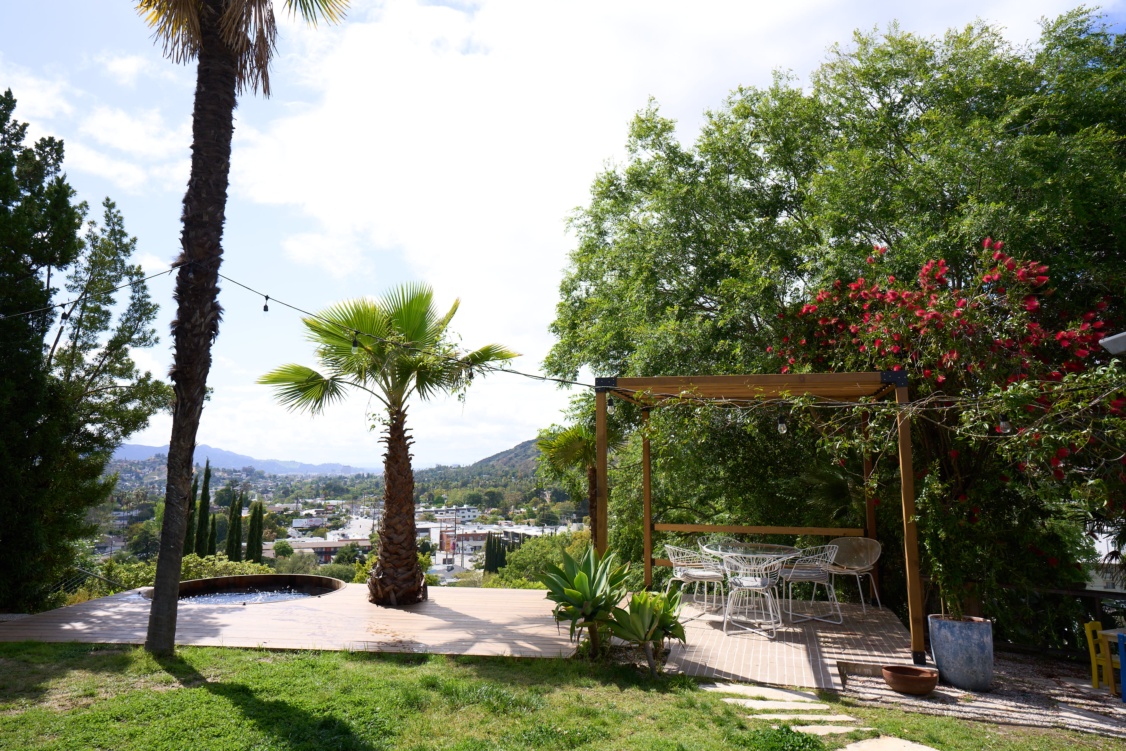 Indoor/Outdoor Photo Studio w/ Great Daylight & 360 Views Image in Northeast Los Angeles, los angeles, CA