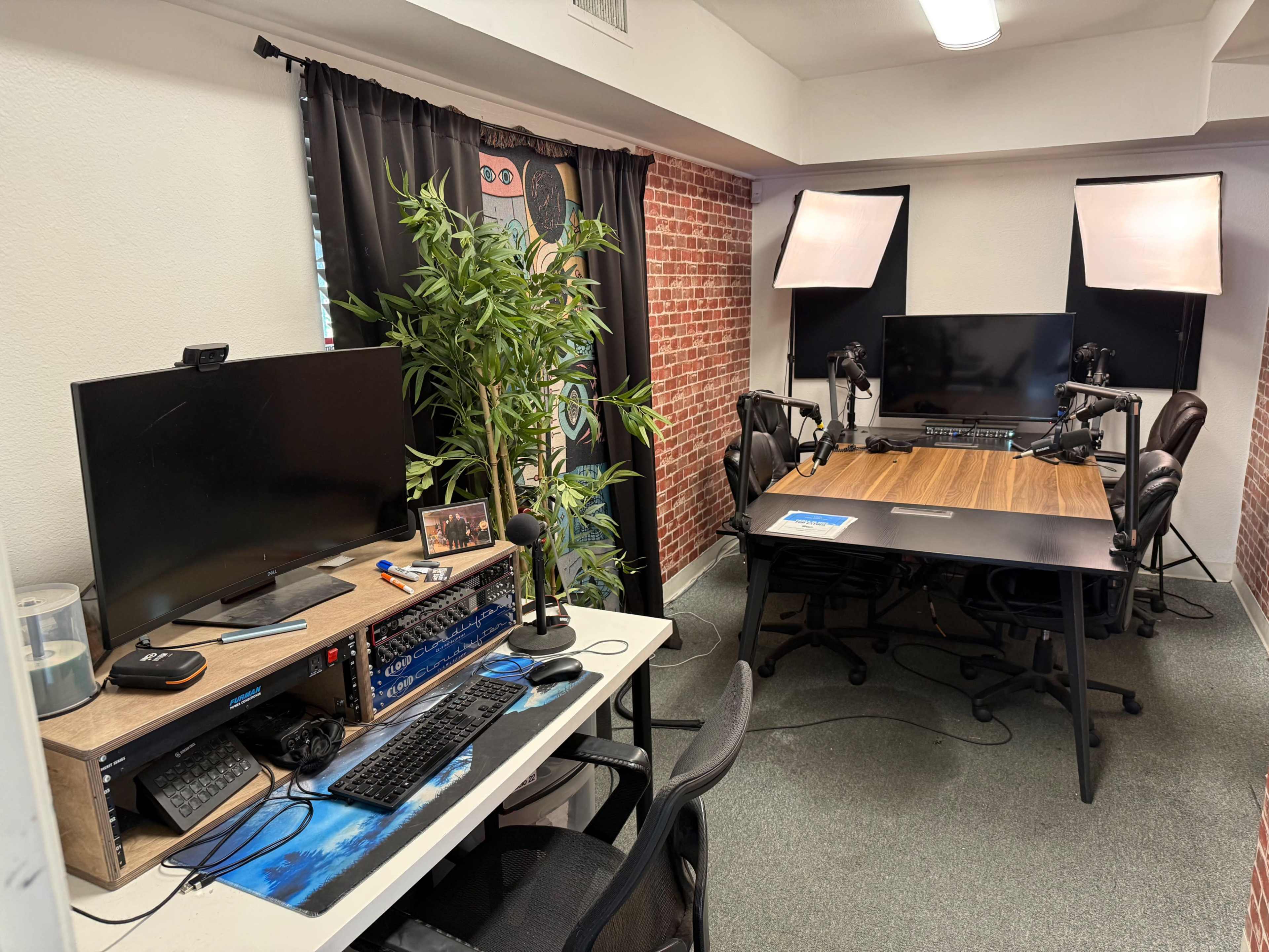 Podcast Meeting Space Image in Land Park, Sacramento, CA