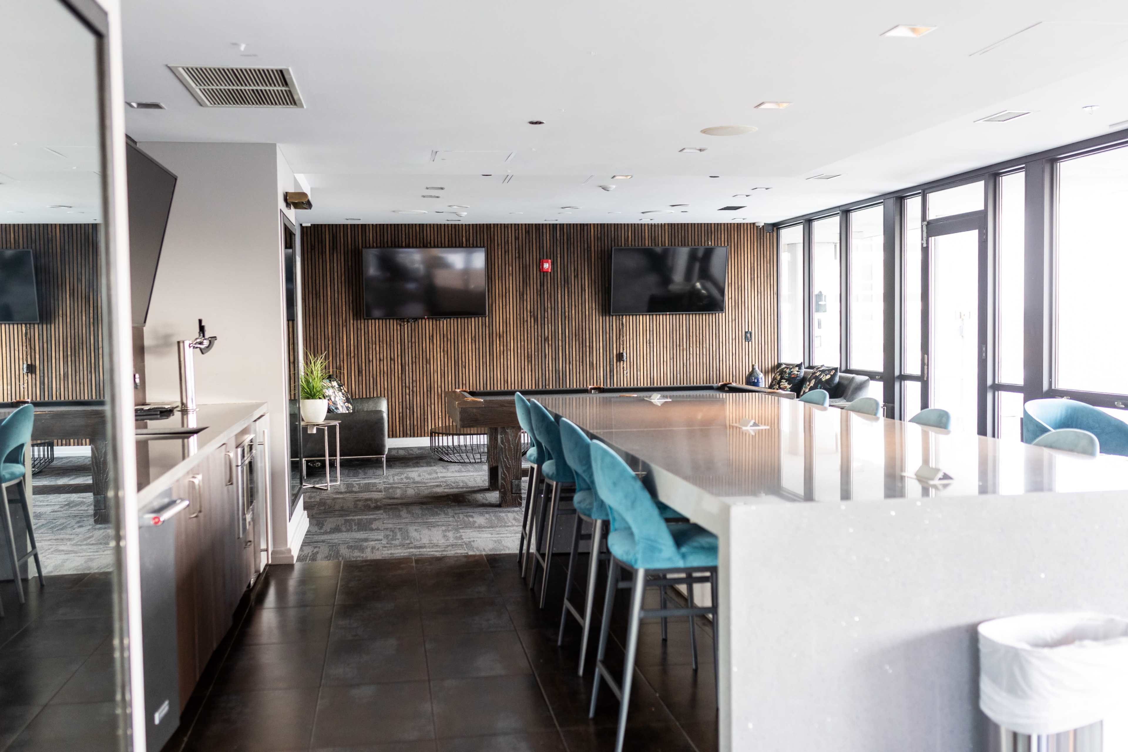 Luxe Clubhouse Image in Near South Side, Chicago, IL