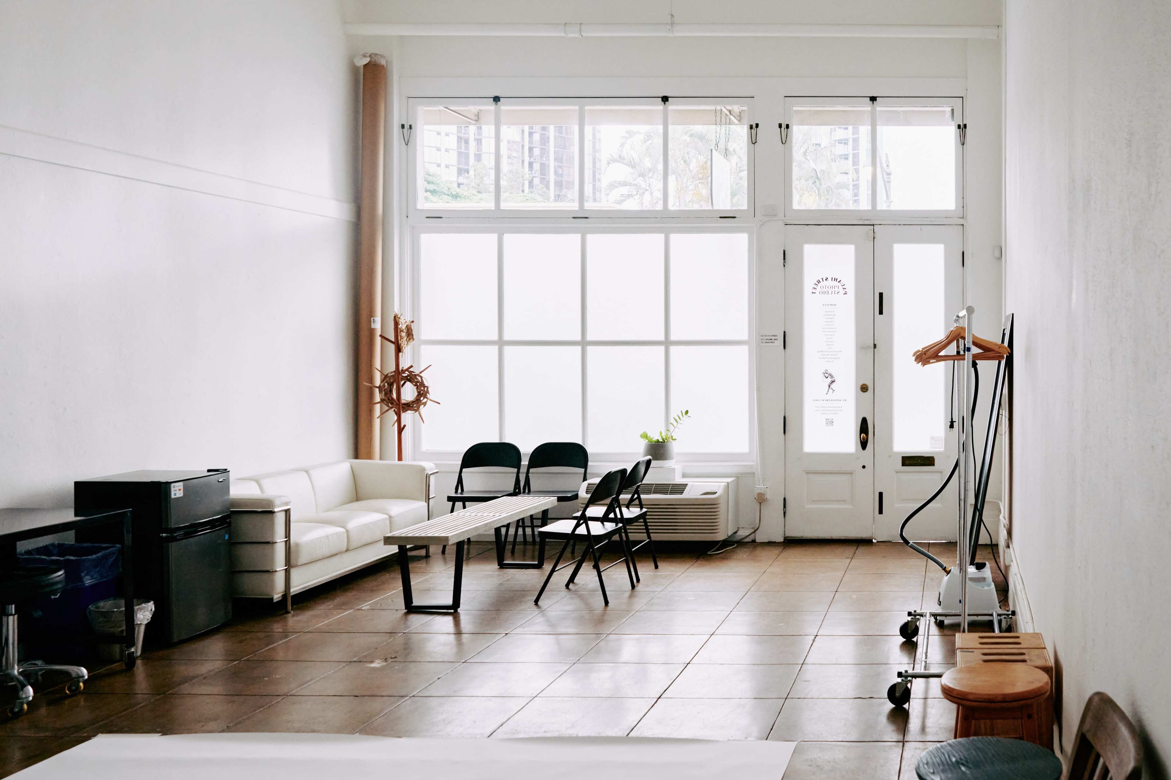 Pauahi Street Photo Studio Image in Downtown, Honolulu, HI