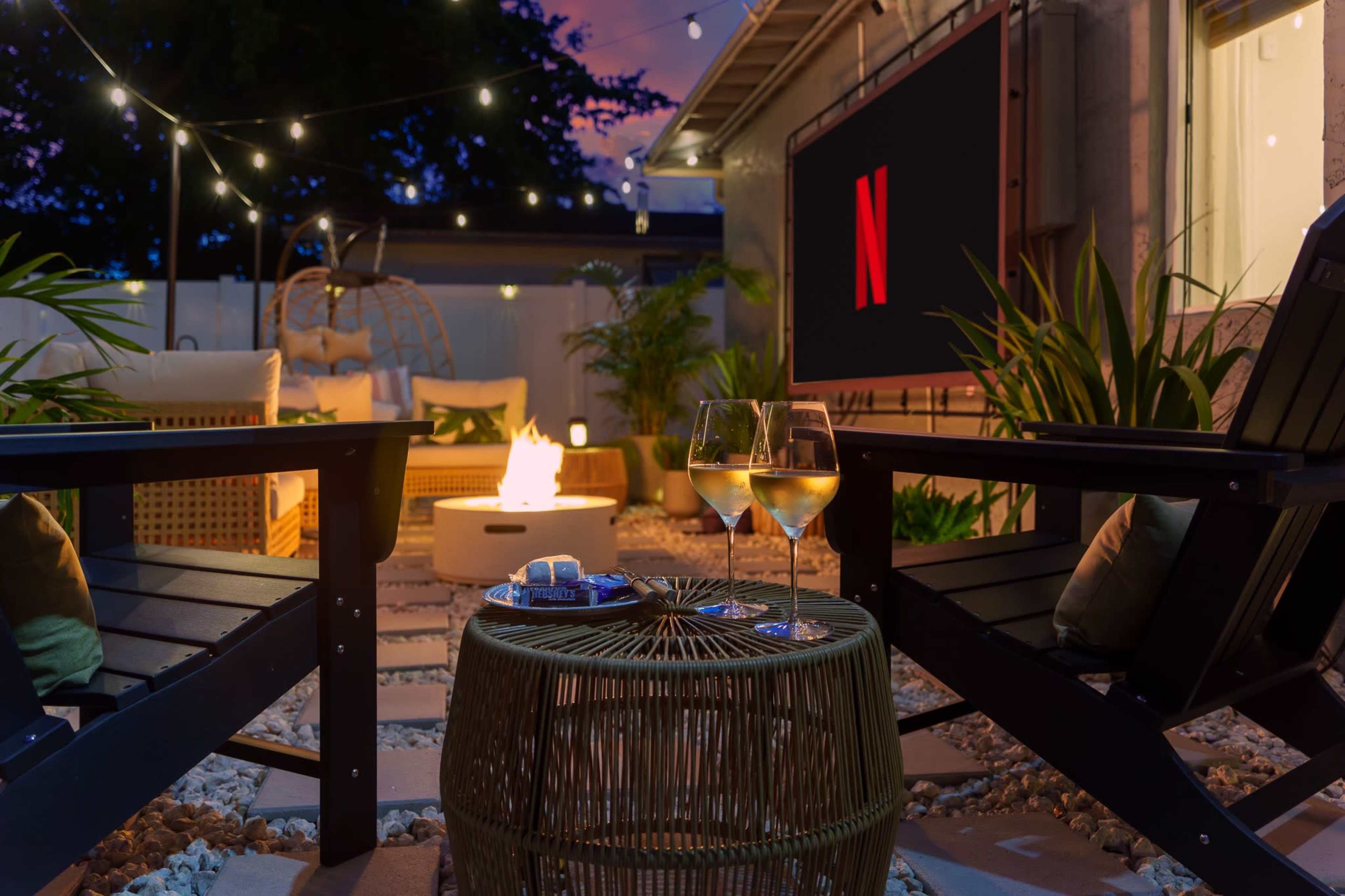 Beautiful Home with Oasis Backyard & Outdoor Theater in Fort Lauderdale Image in Dorsey Riverbend, Fort Lauderdale, FL