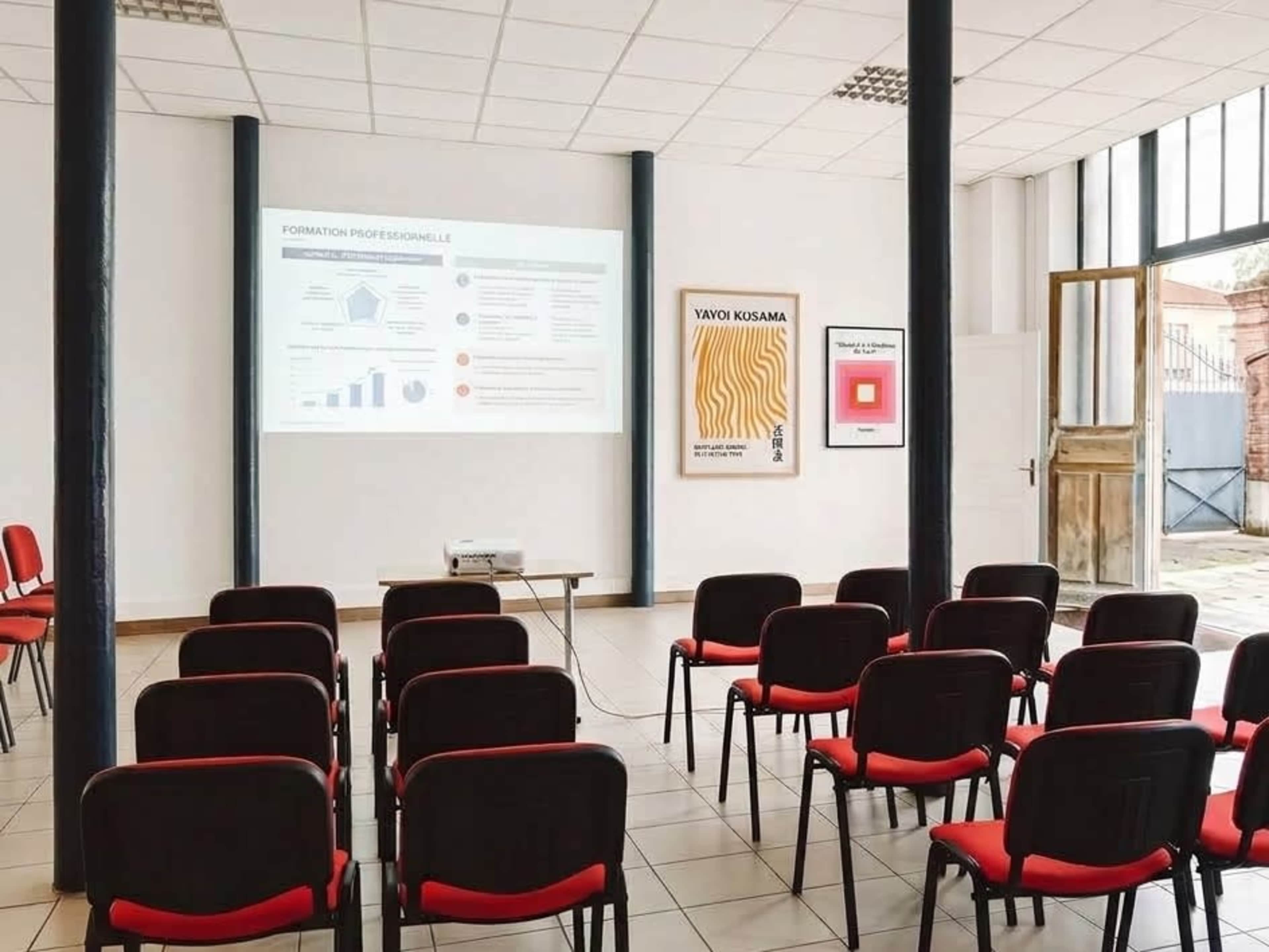 Grand studio lumineux et modulable Image in St Blaise, Paris