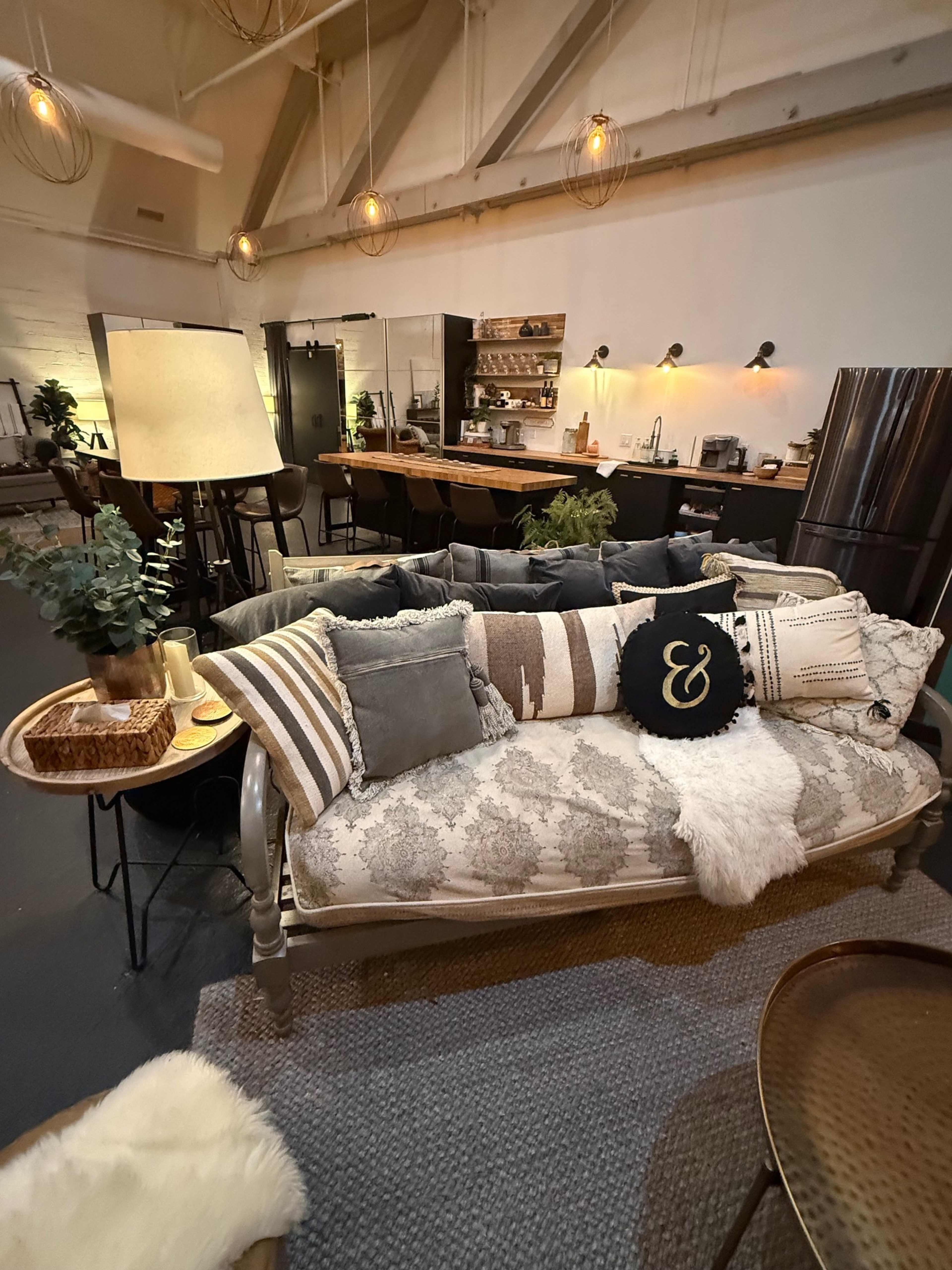 Historic Downtown Sumner, Event Loft Space with High Vibes Image in Sumner, Sumner, WA