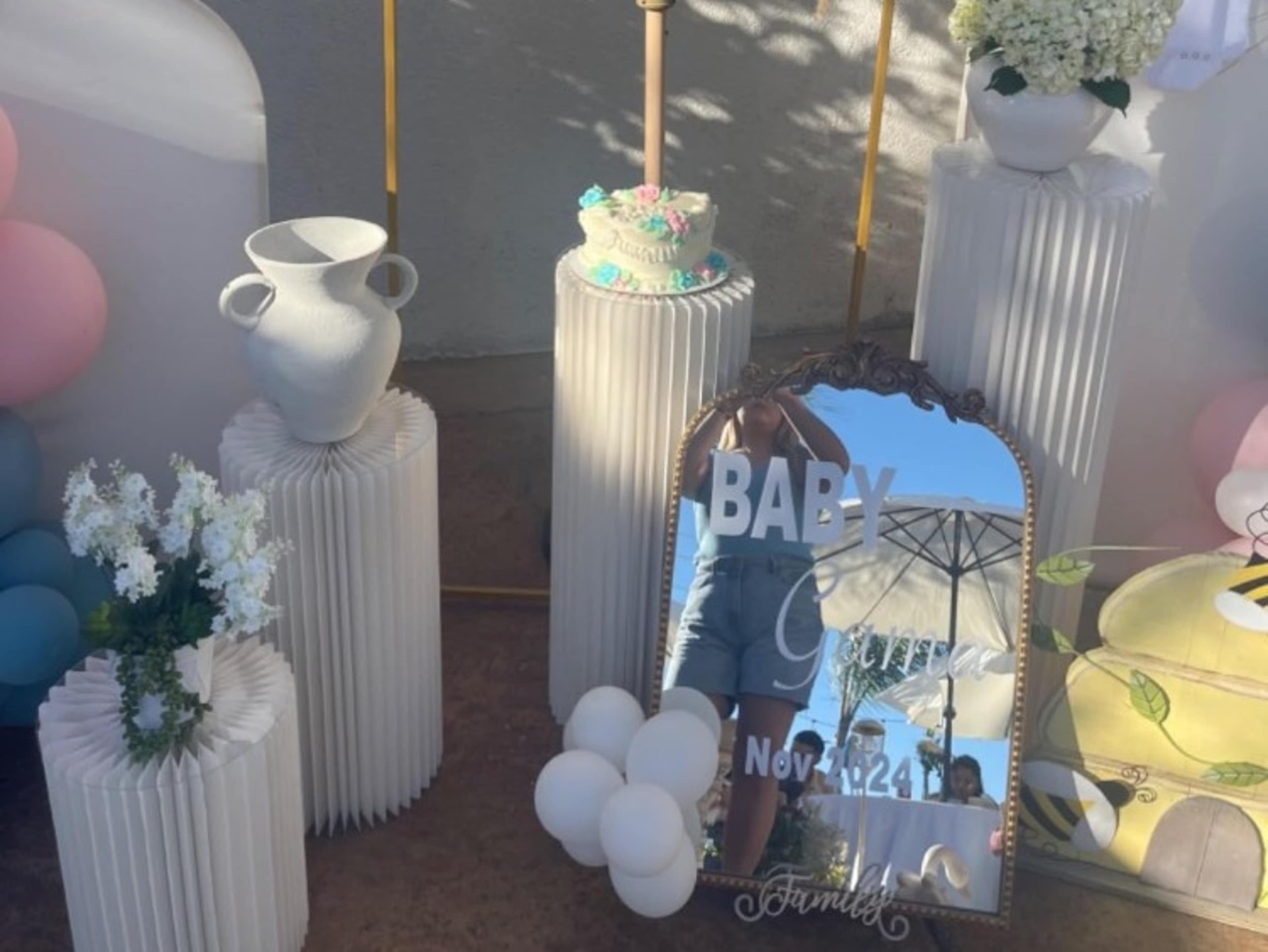 4Pcs White Cylinder Stands - Foldable