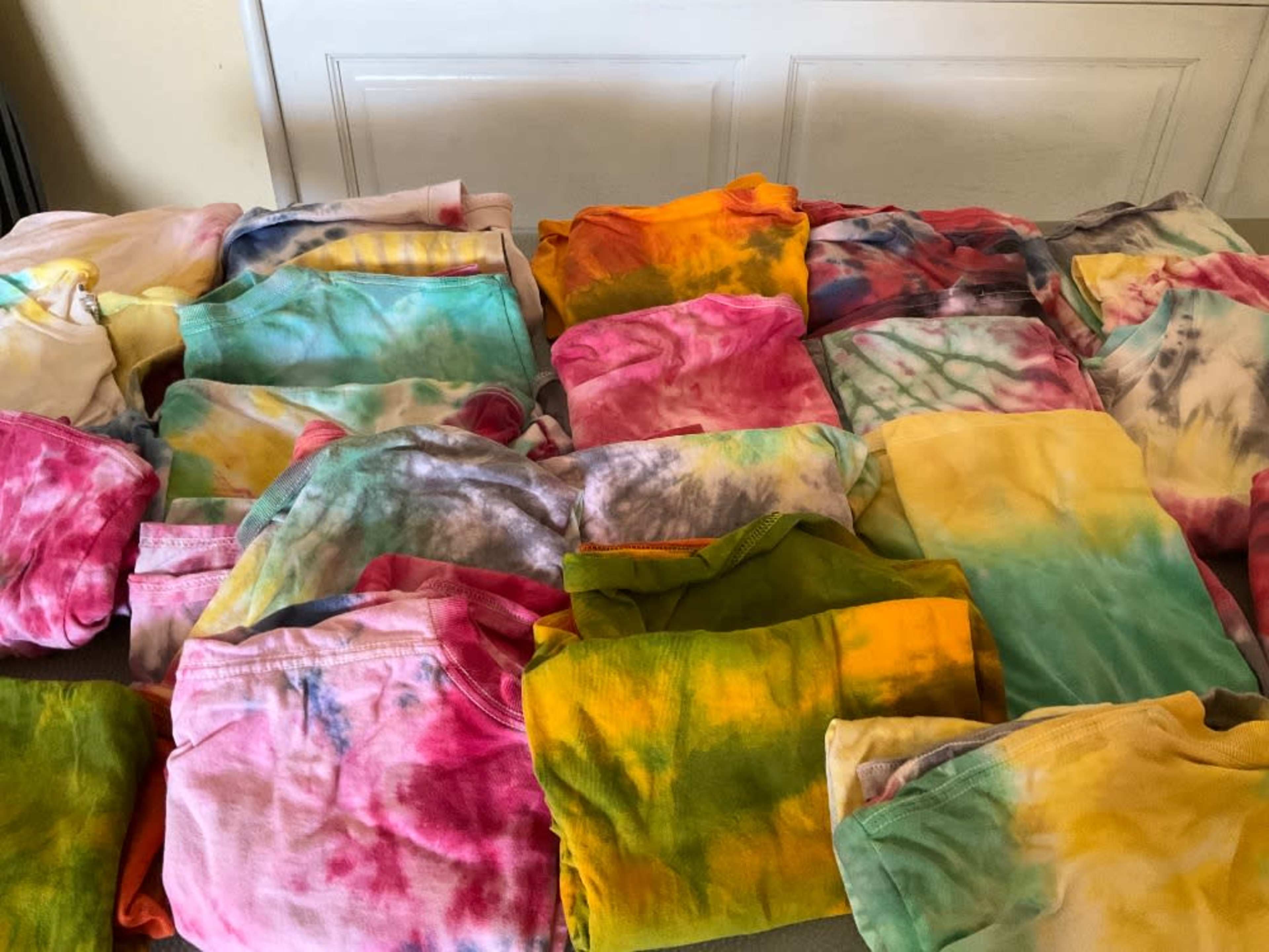 Learn to tie dye shirts.