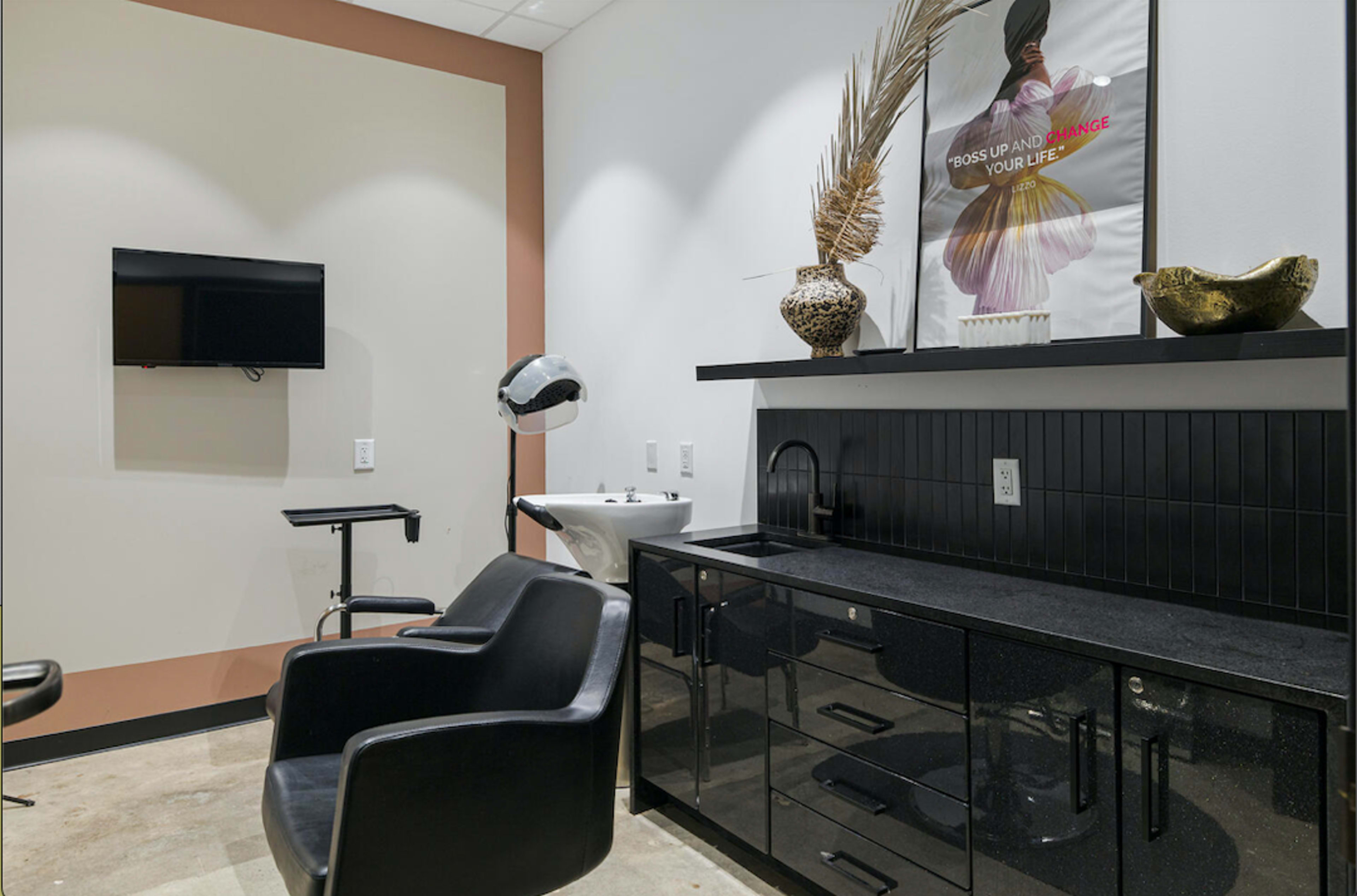 Atlanta Suites & Membership Rentals + Daily Rentals Image in West End, Atlanta, GA