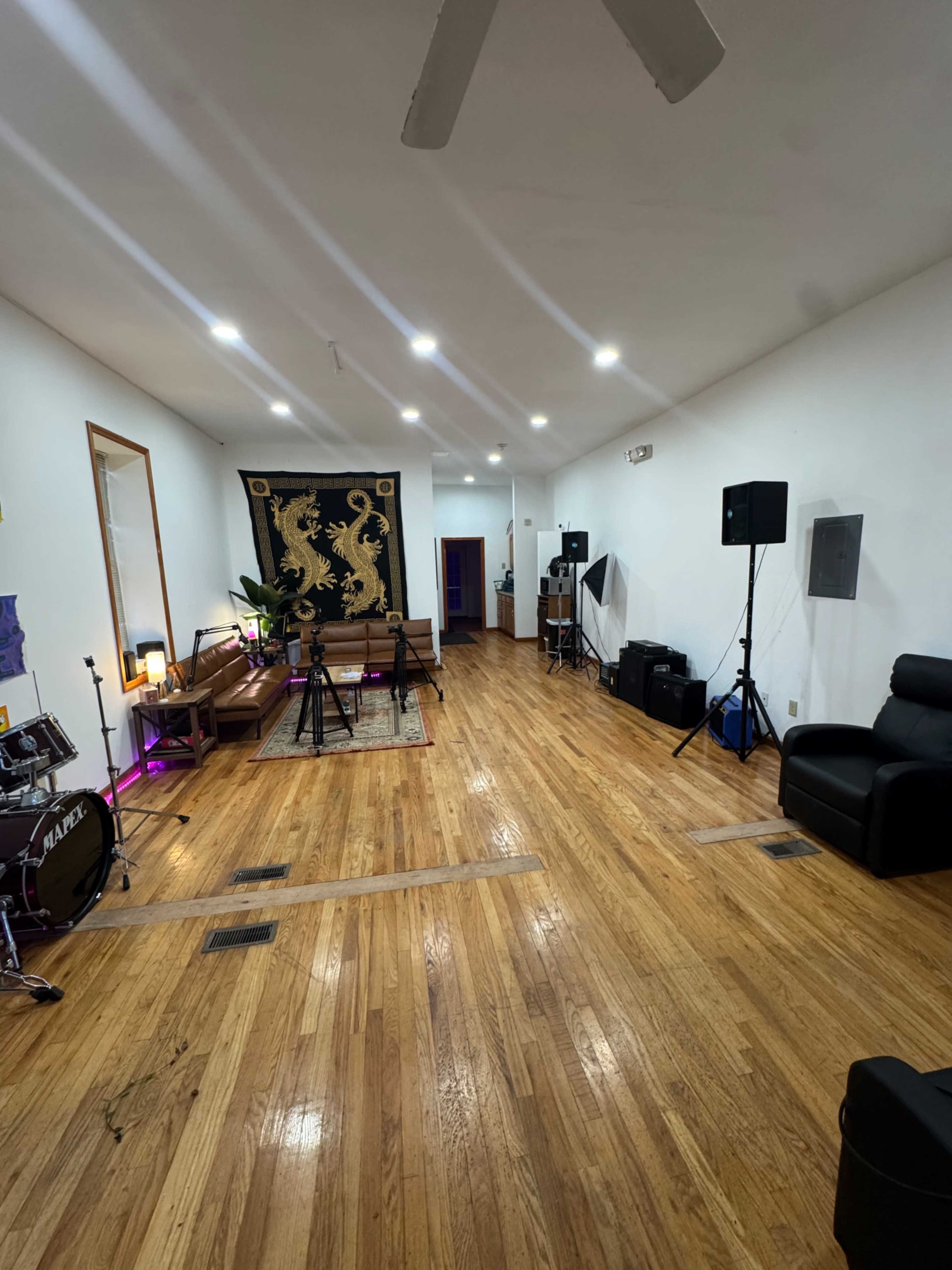 Spacious Industrial Studio in Historic Downtown Phillipsburg Image in Phillipsburg, Phillipsburg, NJ