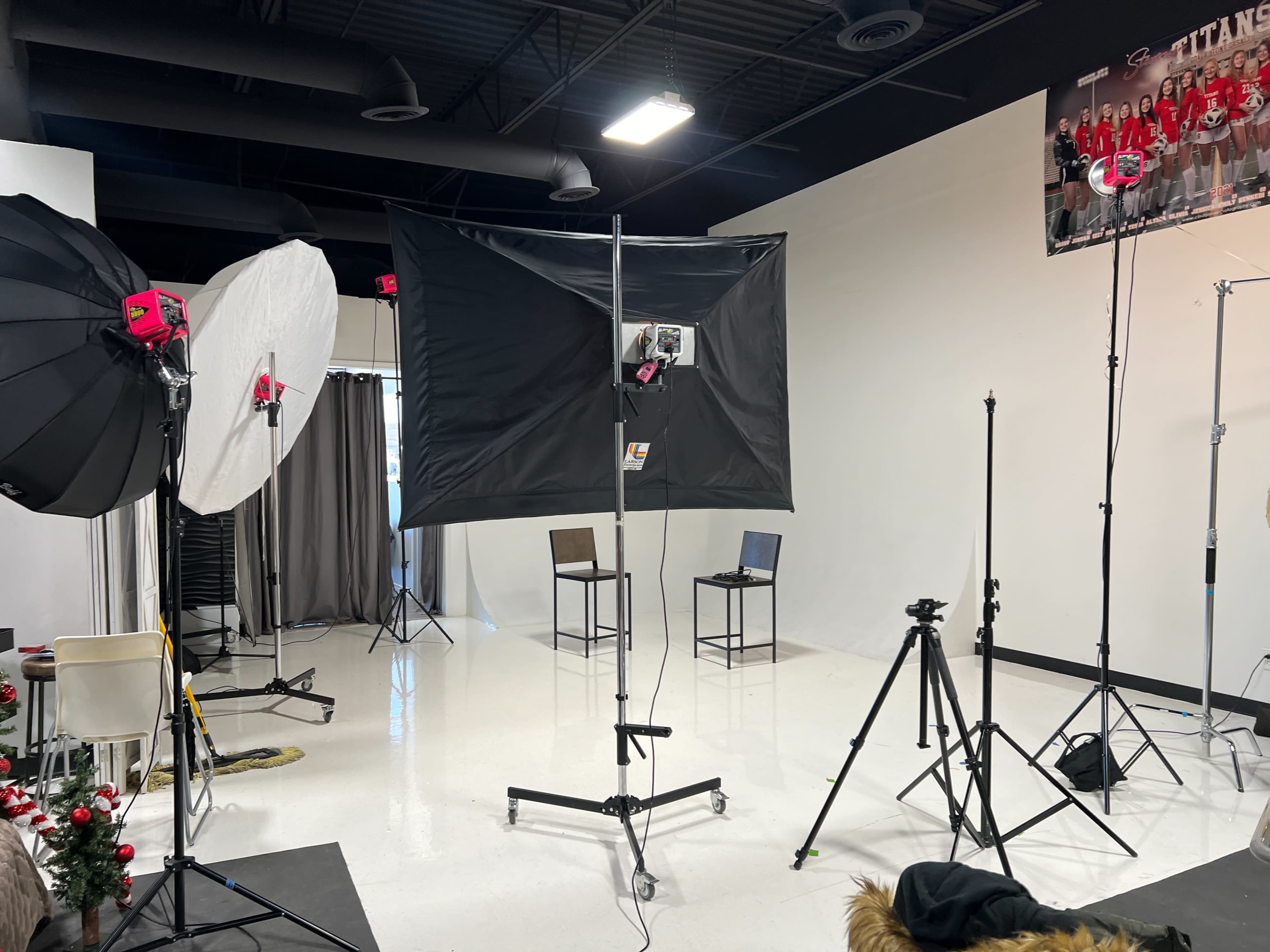 Premium Photography Studio in Shelby Twp – Ideal for Portraits, Branding & Creative Projects! Image in Shelby Township, Shelby Township, MI