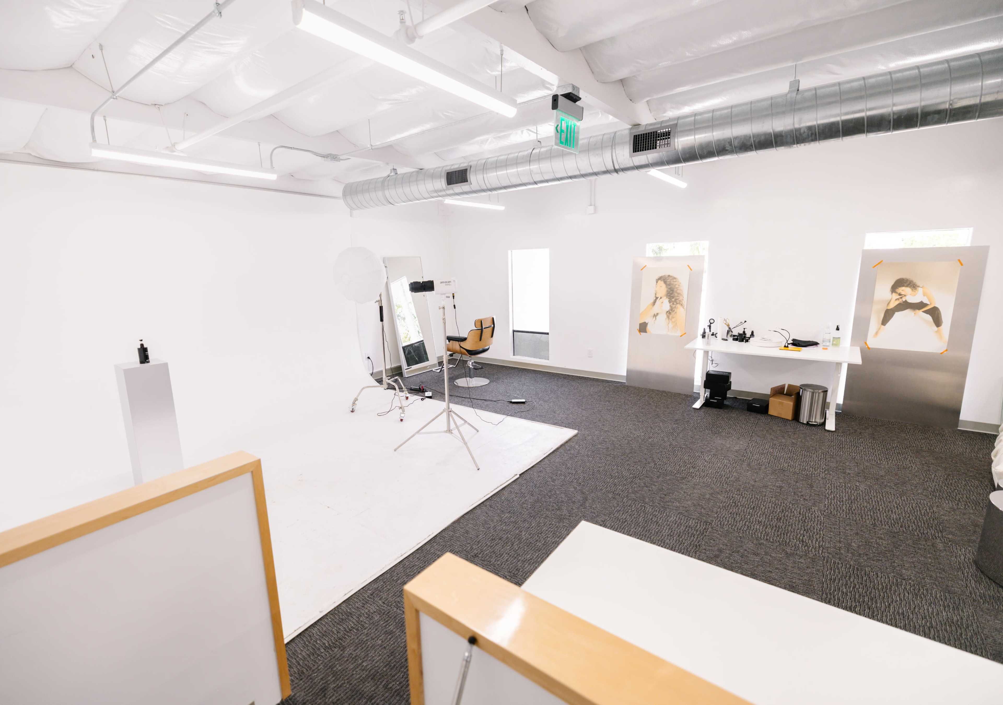 Modern Minimal Loft Studio w/ 12x12 CYC Wall – Costa Mesa Area Image in Santa Ana, Santa Ana, CA