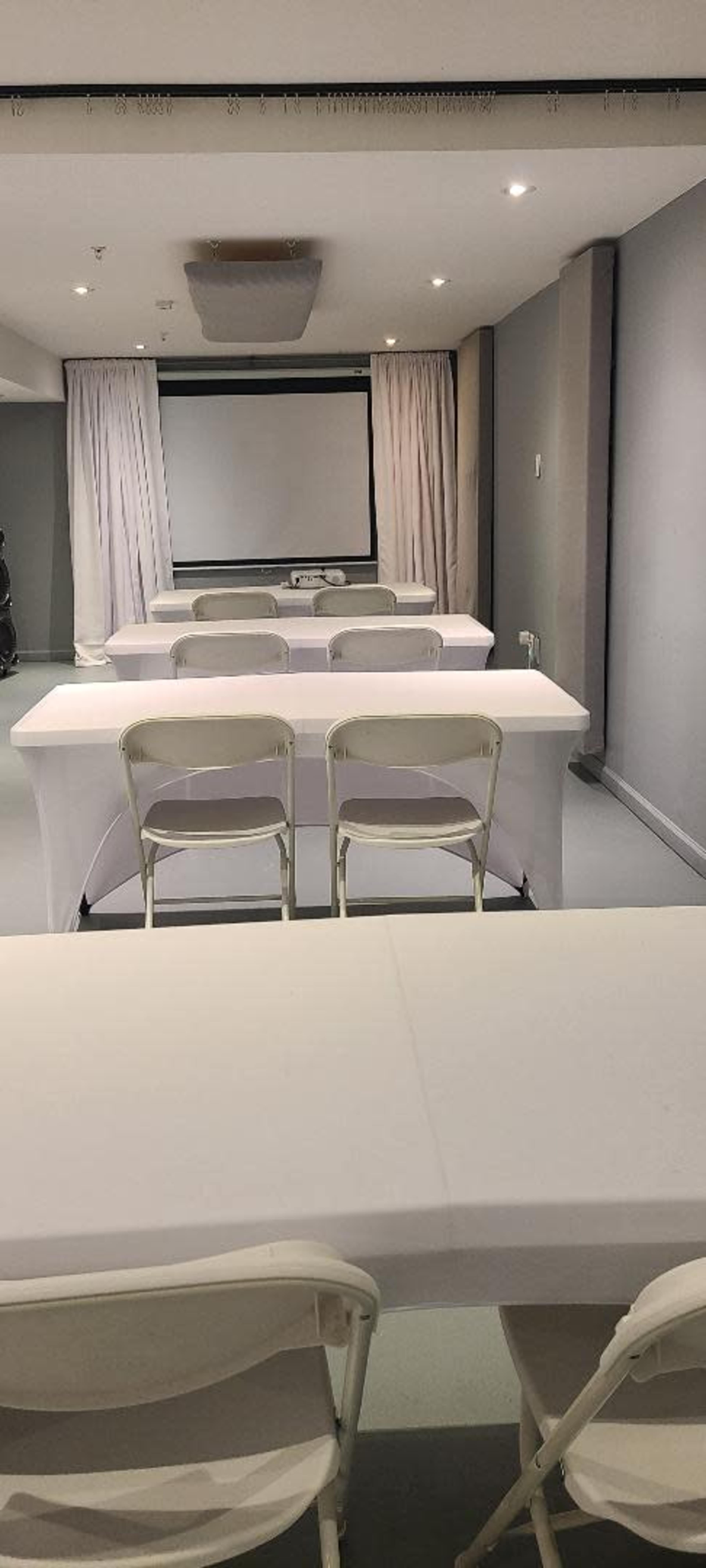 Creative Meeting Space w/ Screen & Tables/Chairs Image in Accokeek, Accokeek, MD