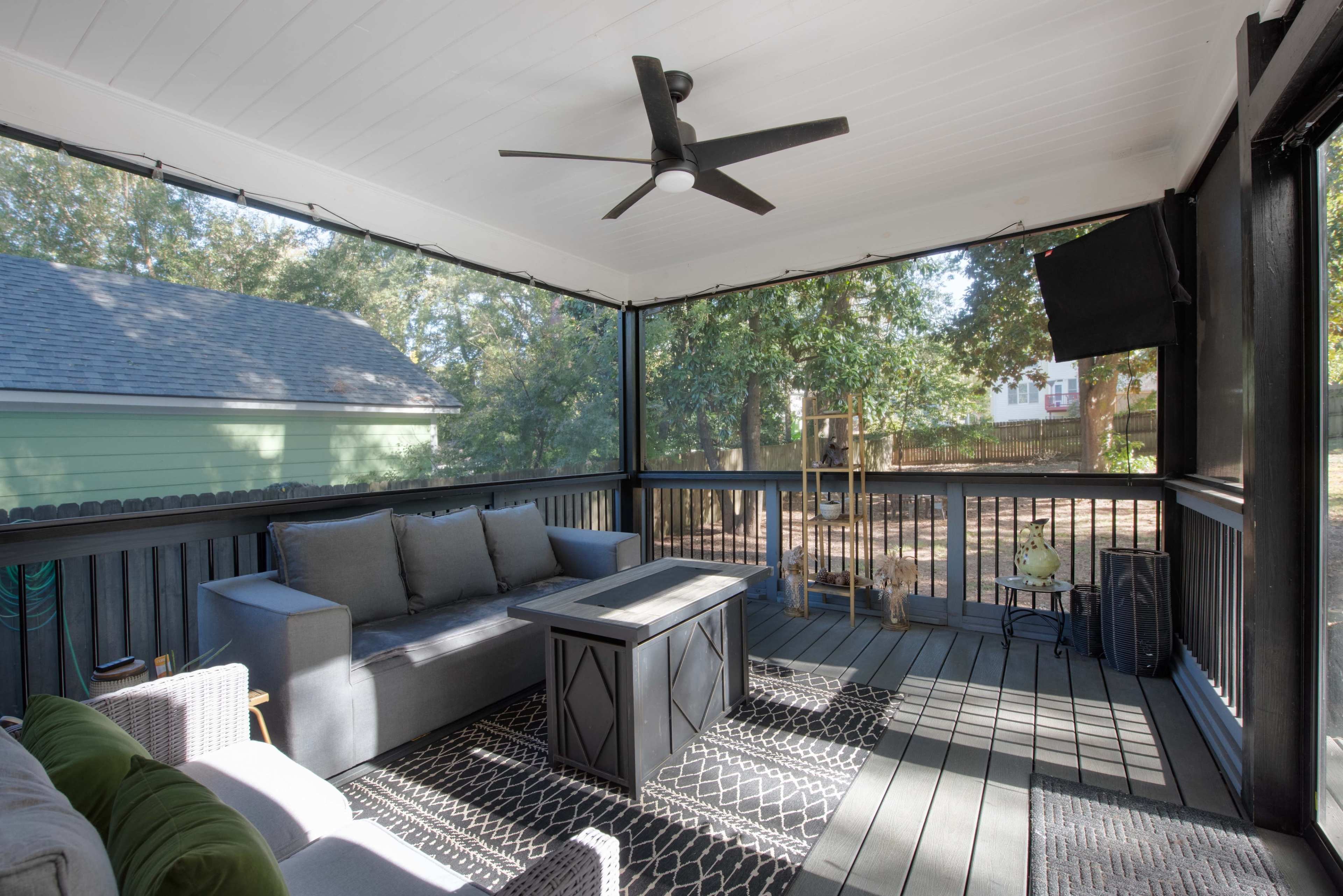 Silver Stallion - NEW! Designer Gem, Office & Yard Image in Kirkwood, Atlanta, GA