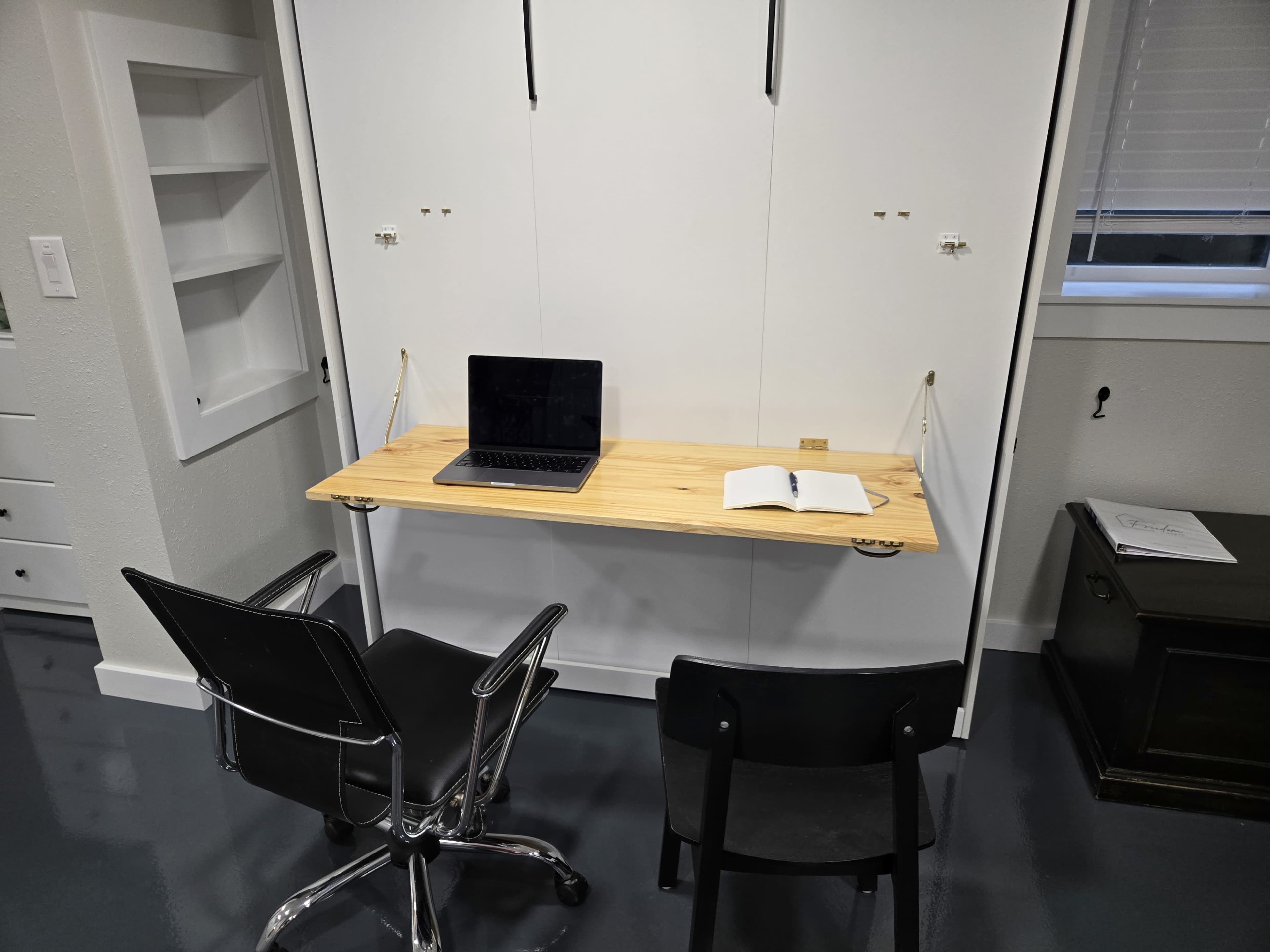 Aesthetic Urban Studio: Mini Chef’s Kitchen, Sauna & Fast WiFi Image in Kennydale, Renton, WA