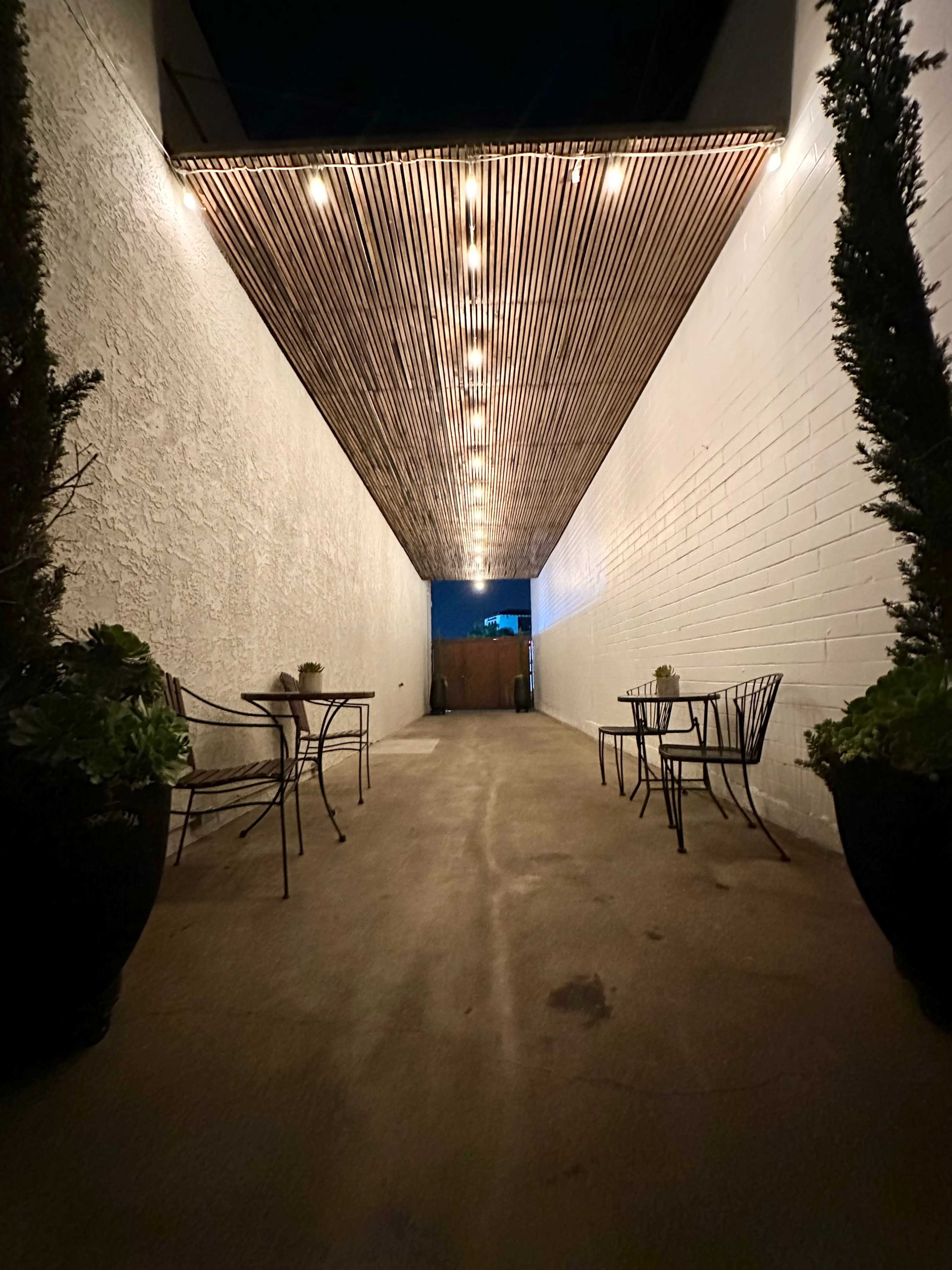 Modern Space  Photoshoots, Offsites, Meetings, Classes & more Image in Altadena, Altadena, CA