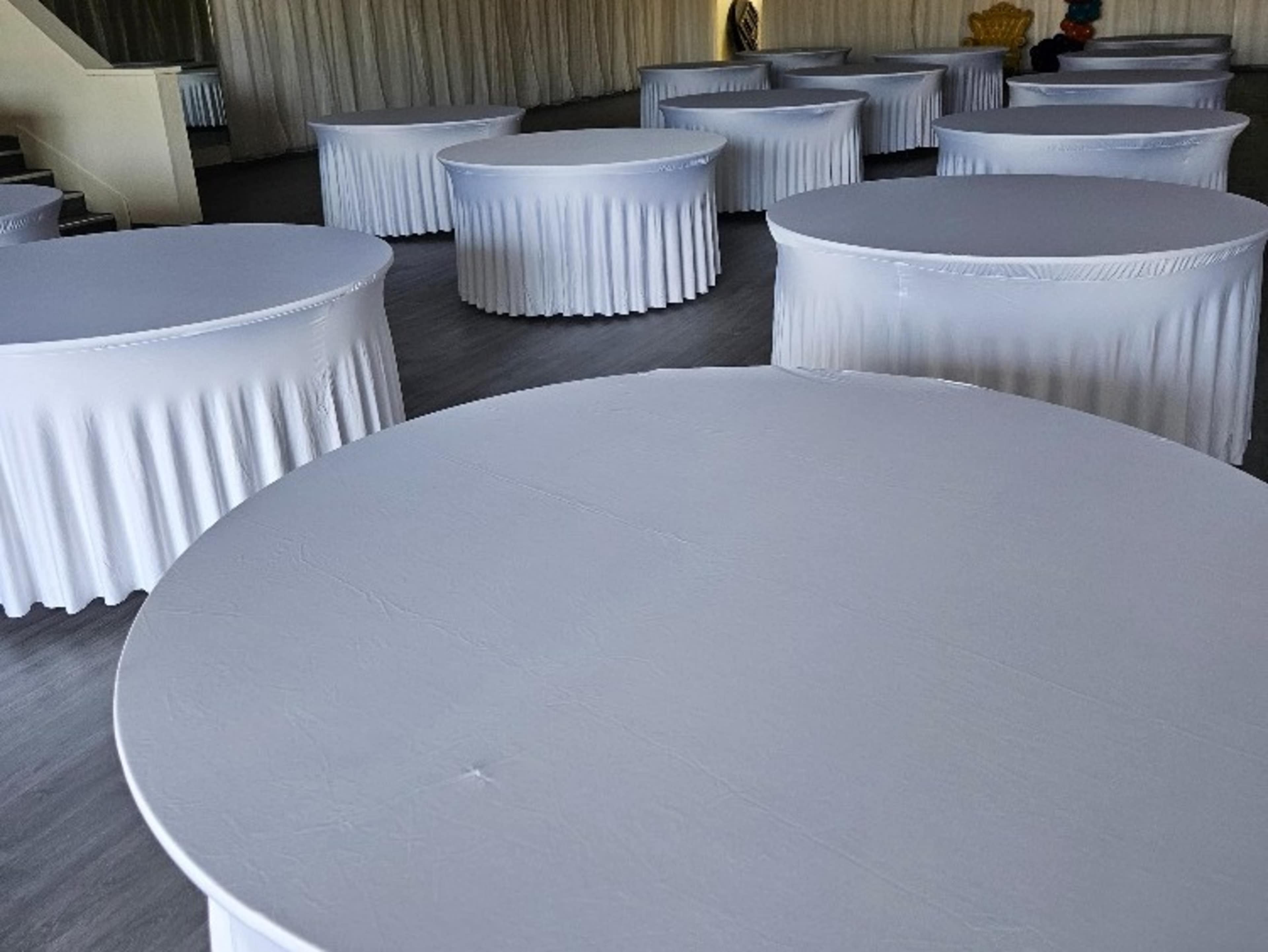 White table clothes 