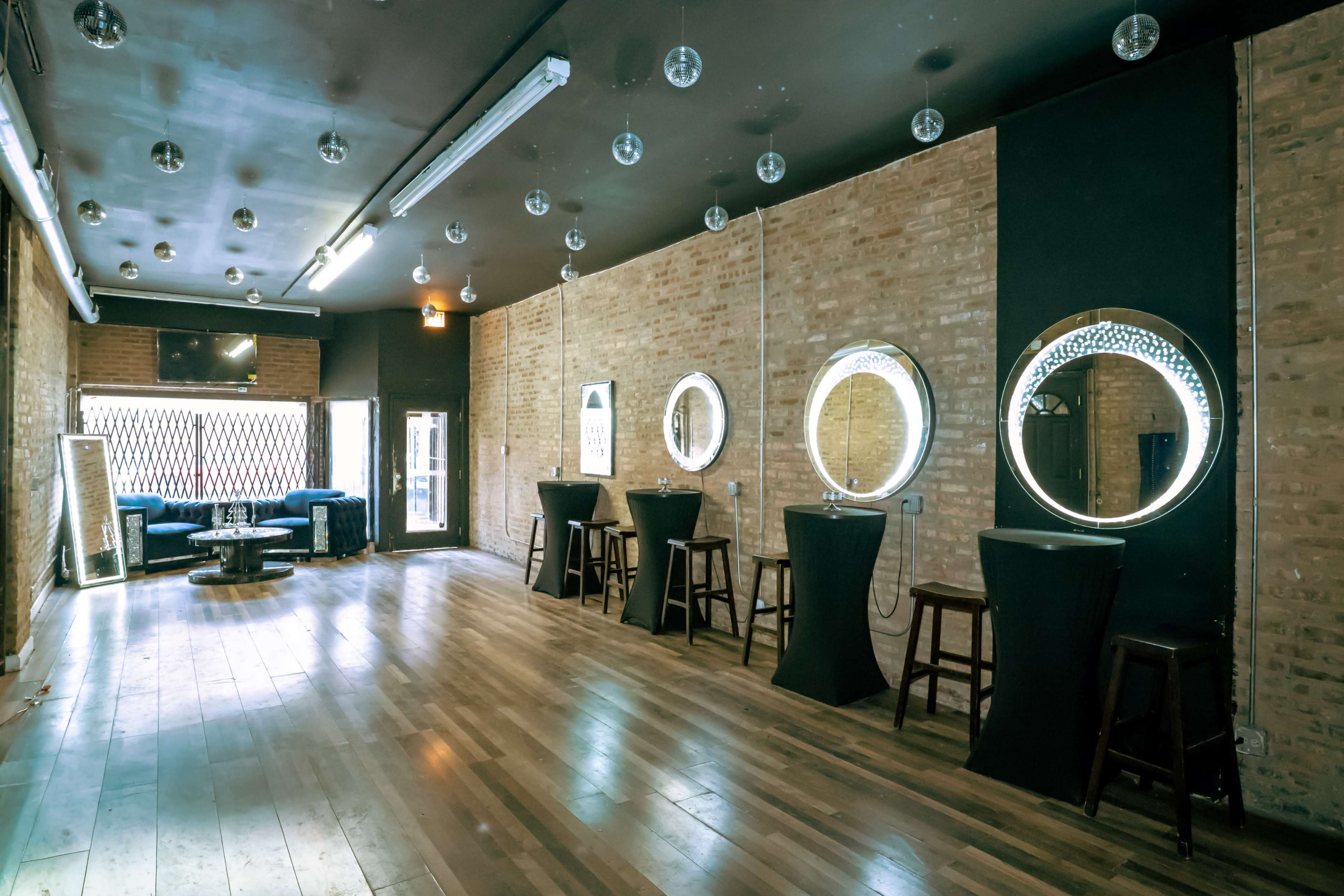 Luxurious Spacious Loft in the Heart of Greater Grand Crossing Image in South Side, Chicago, IL