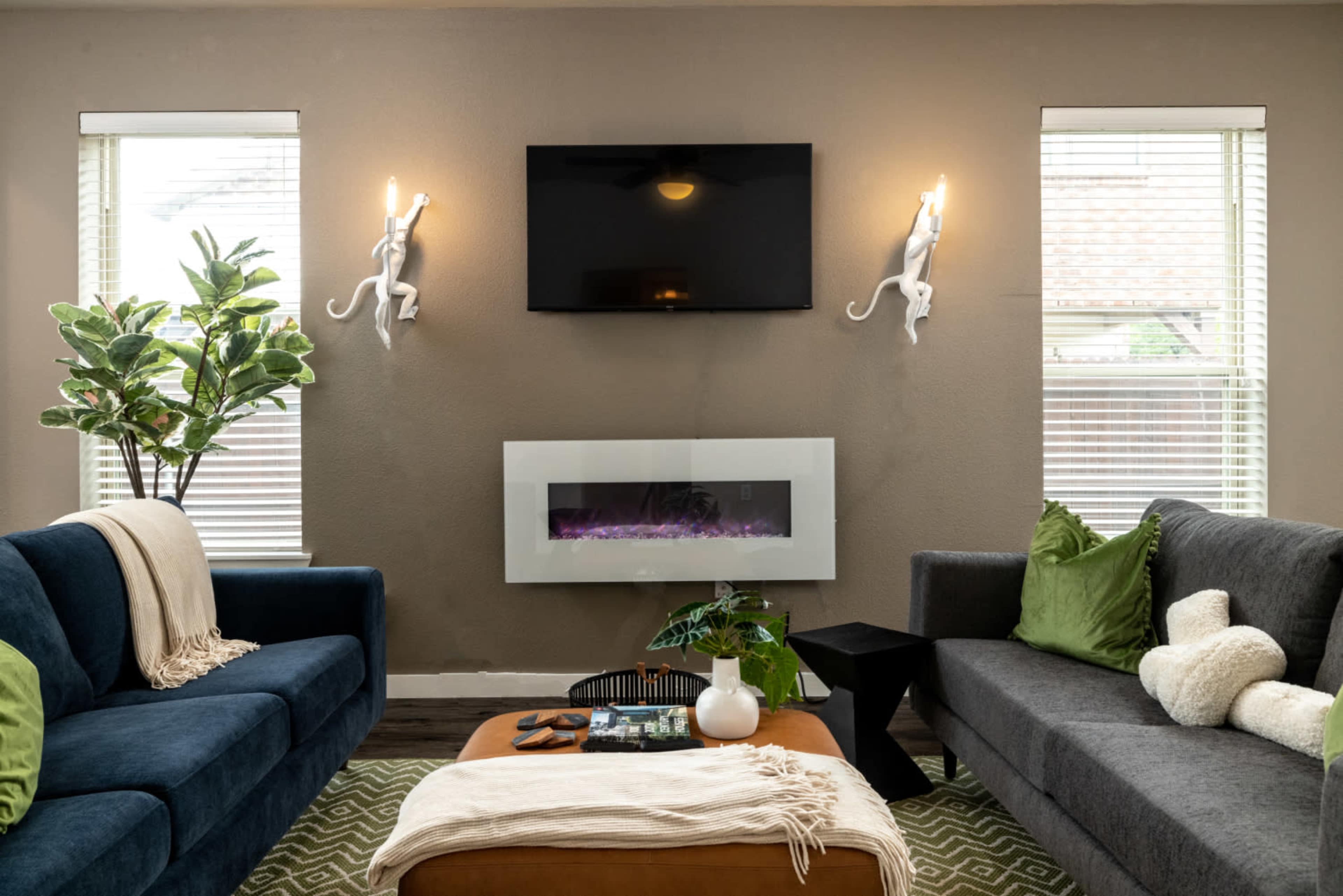 Spacious Family-Friendly Stay Near UNT & Downtown Denton Image in Denton, Denton, TX