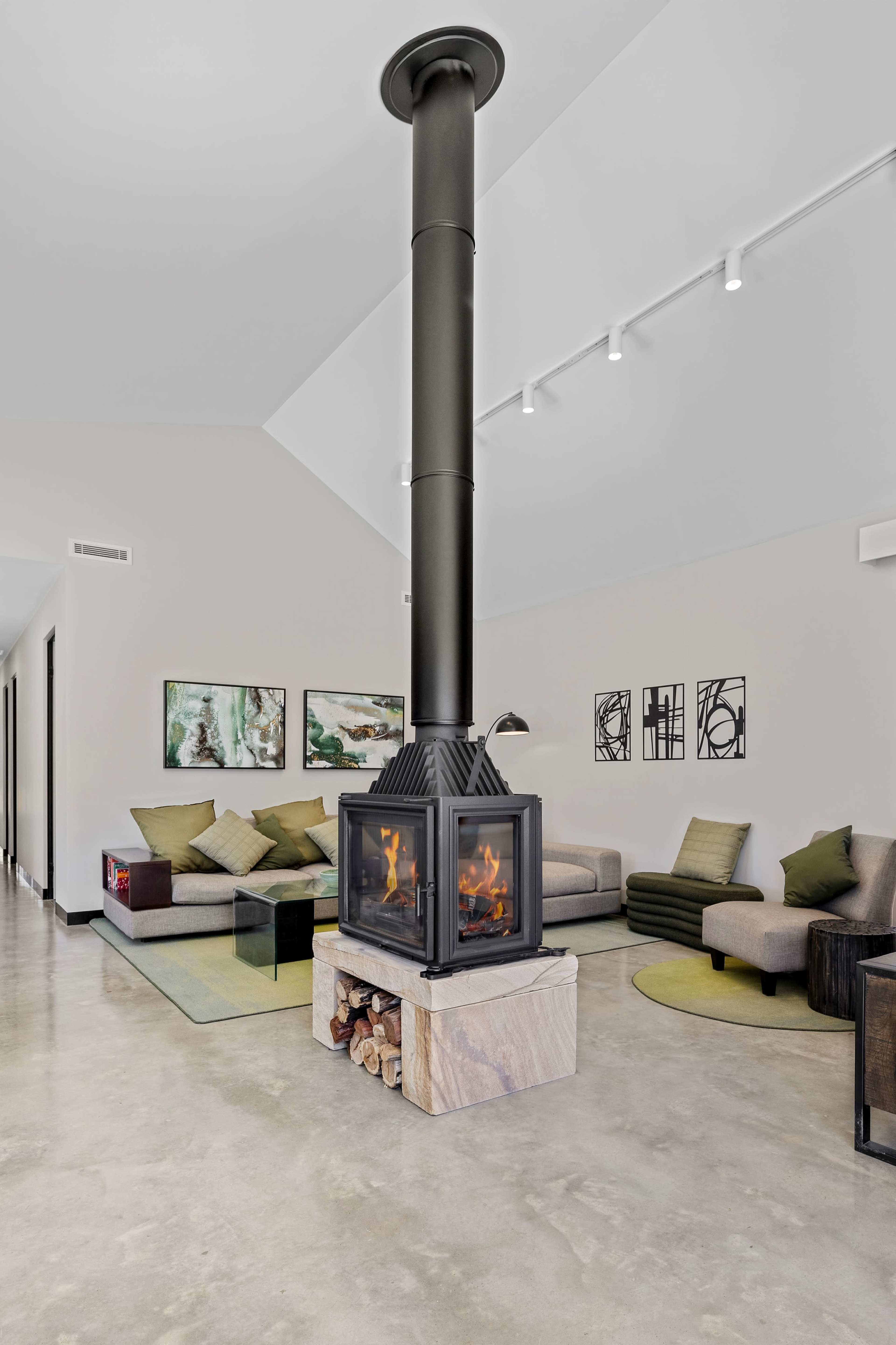 Contemporary Minimalist style house Image in Bell, Bell, NSW