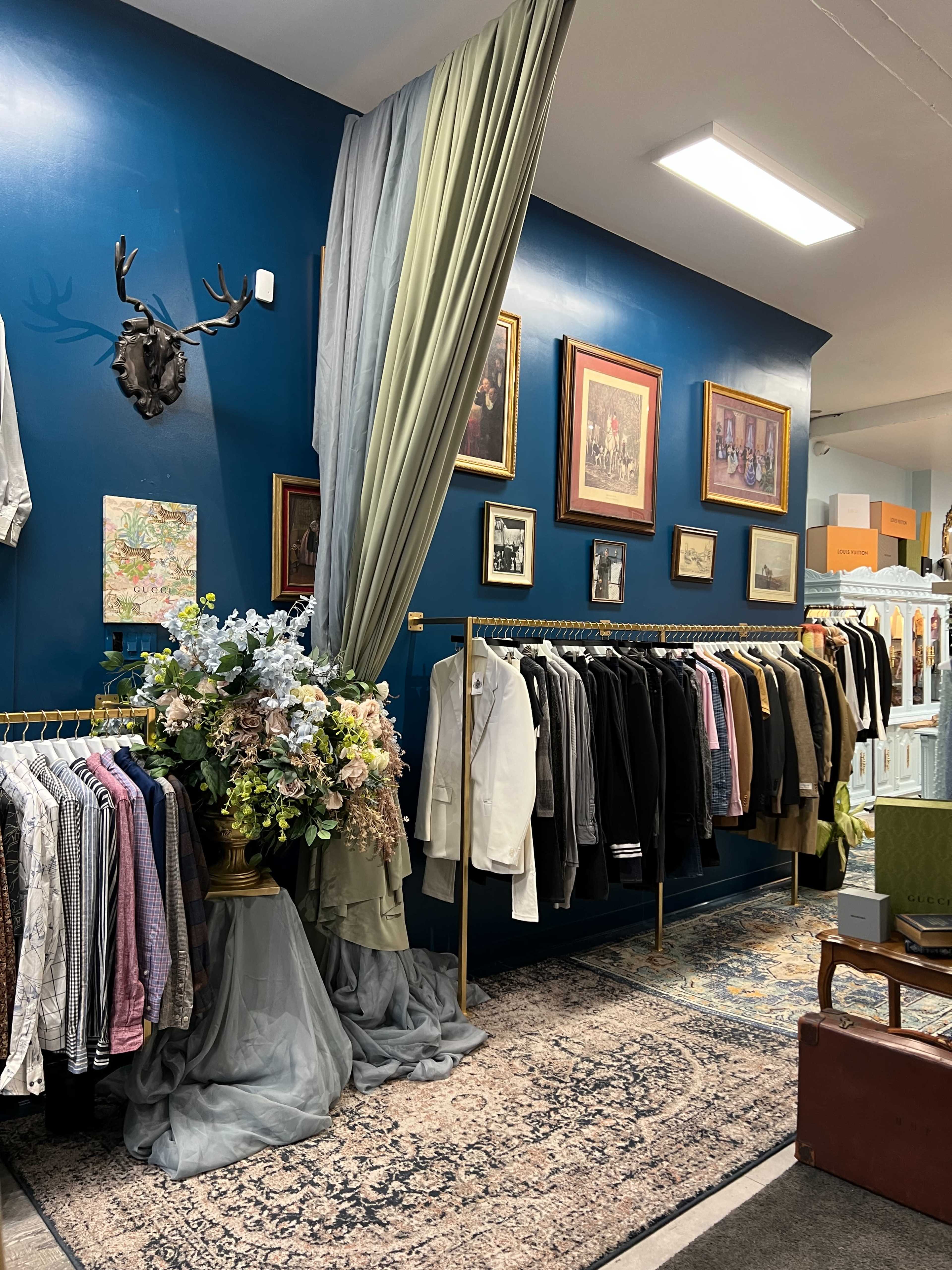 2 storey, 1500sqft, downtown Queen St West regal vintage store Image in Trinity-Bellwoods, Toronto, ON