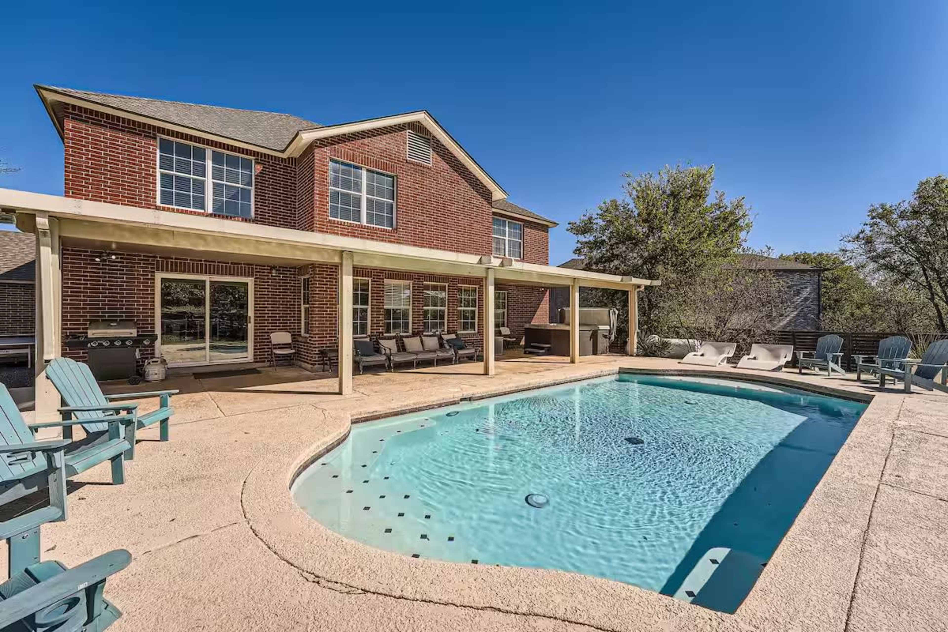 Spacious 7BR Getaway with Pool, Hot Tub & Arcades Image in Kuempel Tract Phase 1, Pflugerville, TX