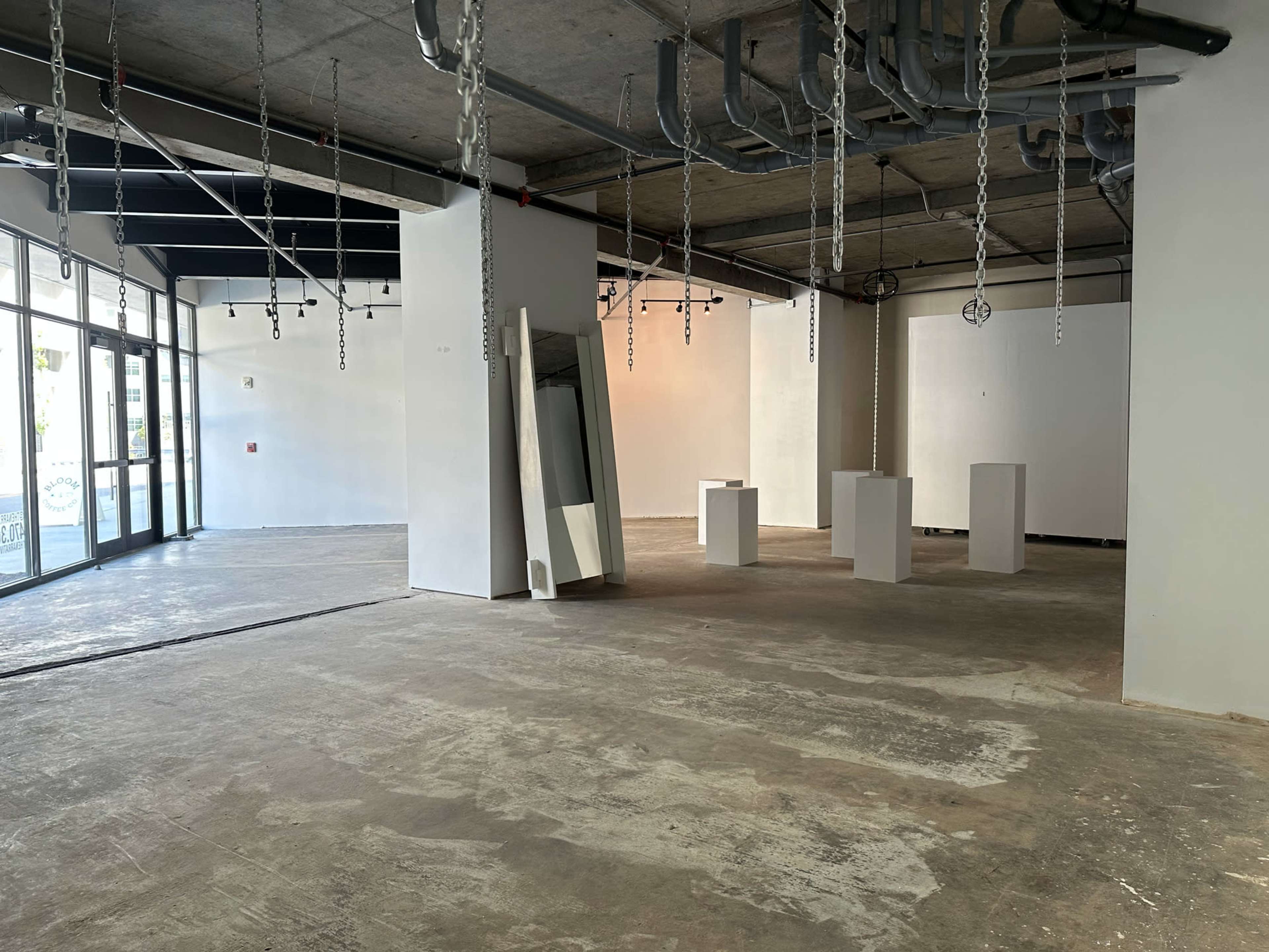 Spacious, blank canvas Showroom Image in Buckhead, Atanta, GA