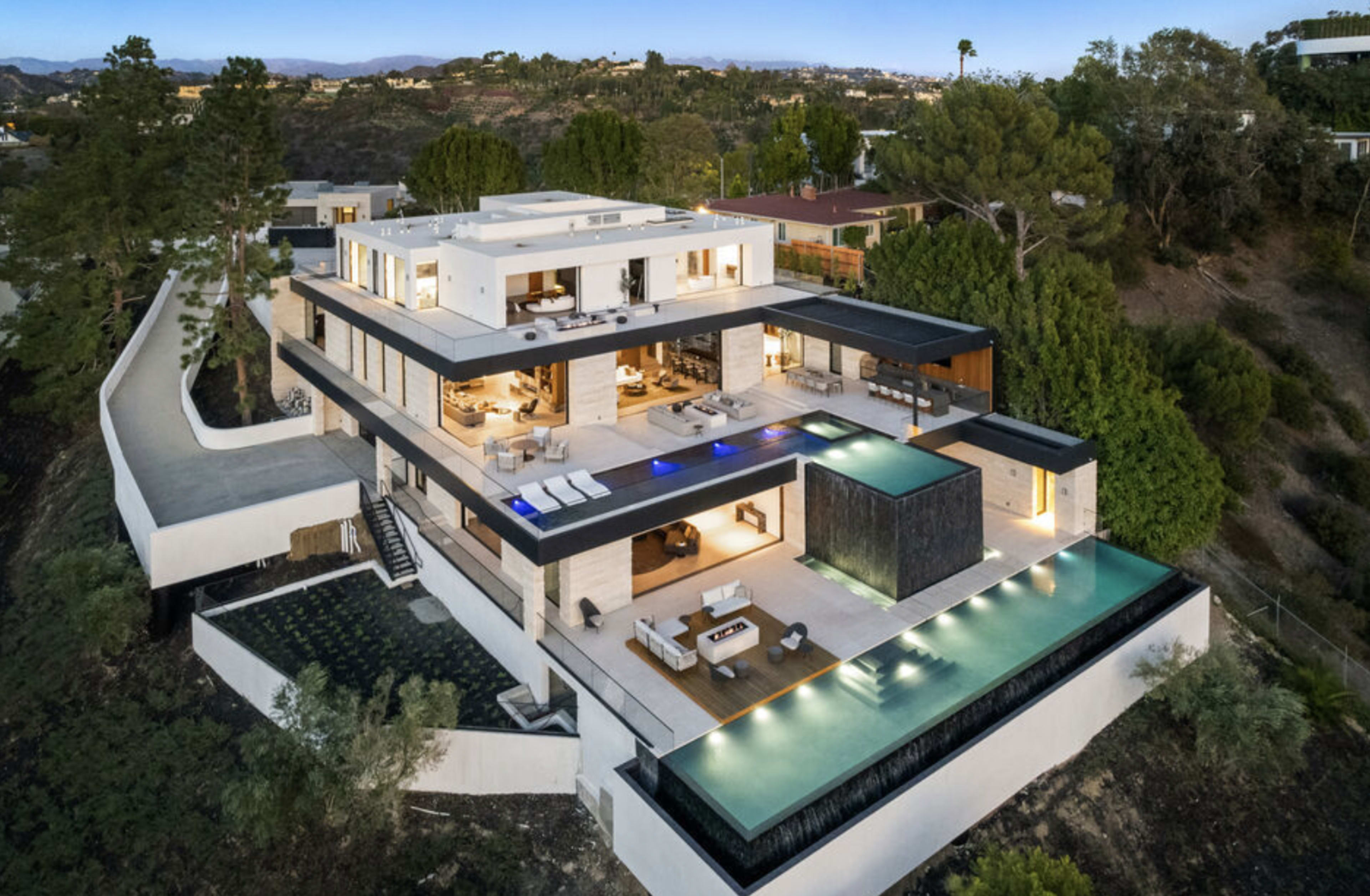 MONOCHROME MASTERPIECE WITH OCEAN HORIZON Image in Bel Air, Los Angeles, CA