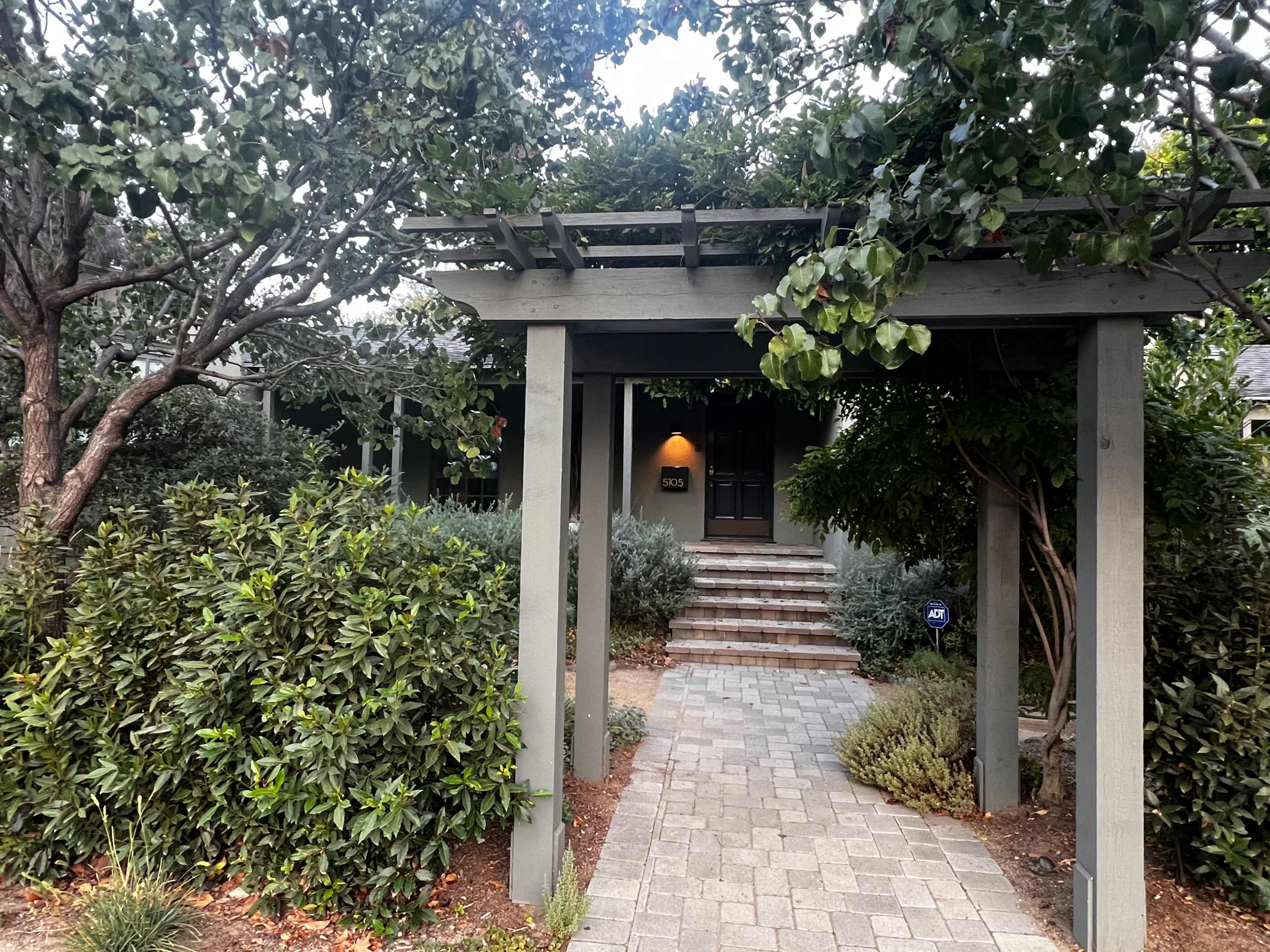 Morella House: garden oasis and single story 1930's house decorated with a colorful mid century modern vibe Image in Valley Village, VALLEY VILLAGE, CA