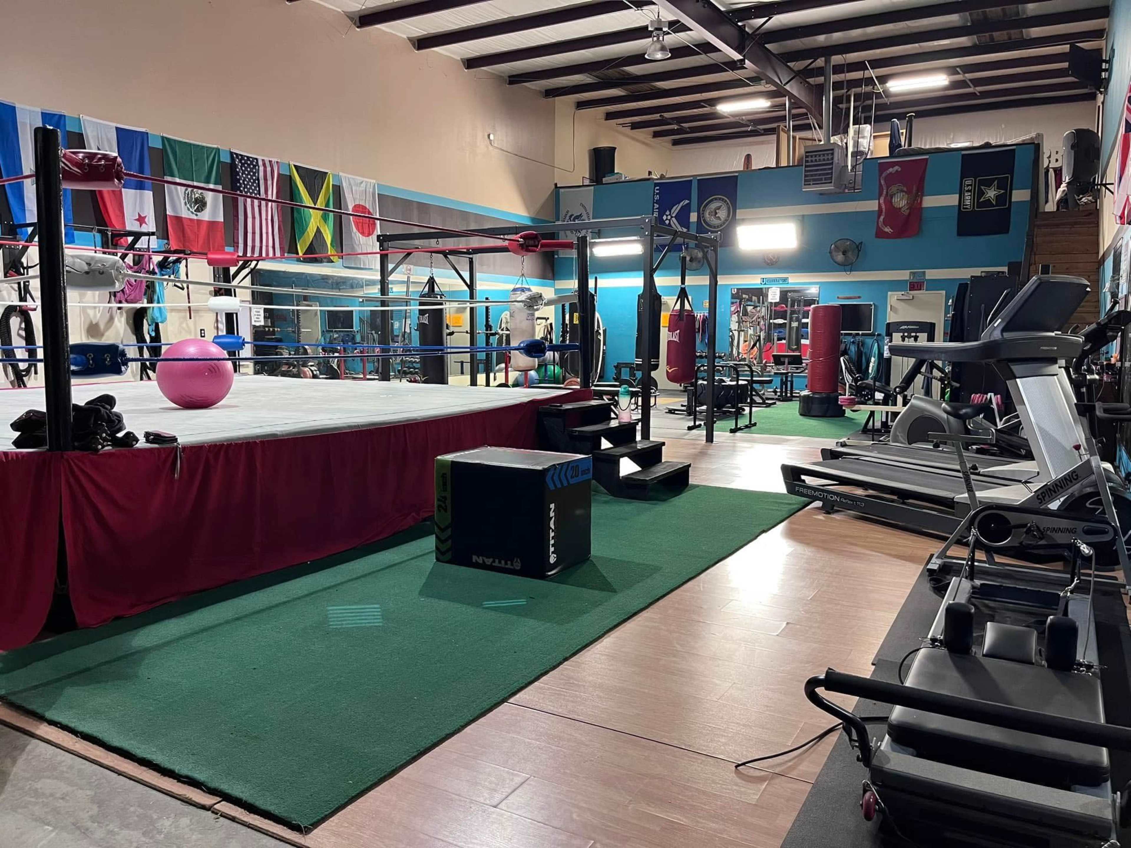 Wharehouse facility equipped for Pro wrestling/Boxing, Sport team training, weightlifting and influencer productions Image in , McDonough, GA