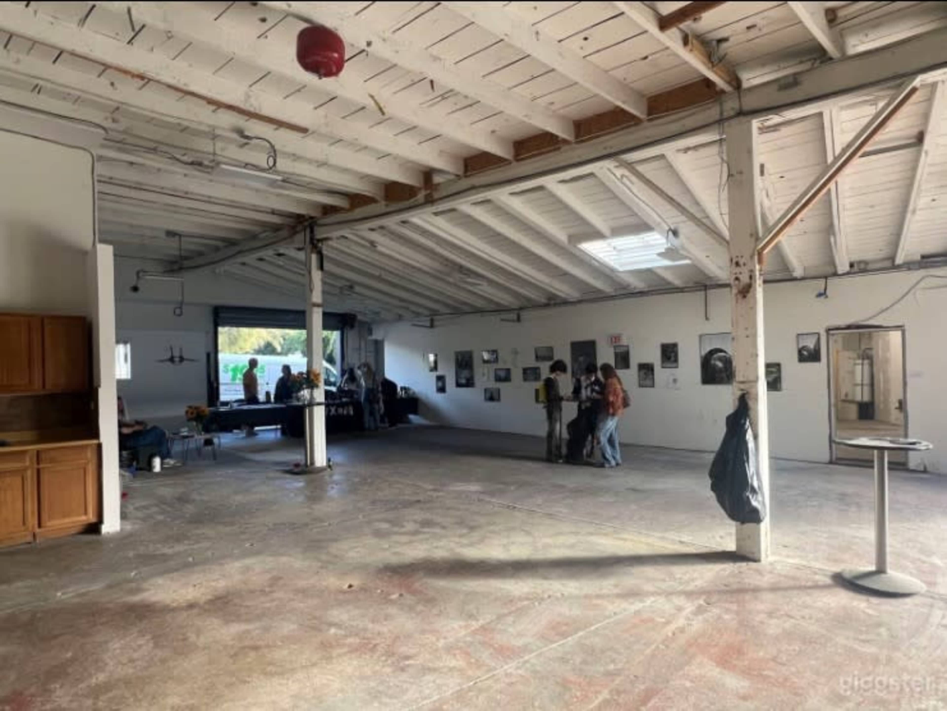 Conveniently Located Warehouse with Wood Beam Ceiling Image in Shafter, Oakland, CA