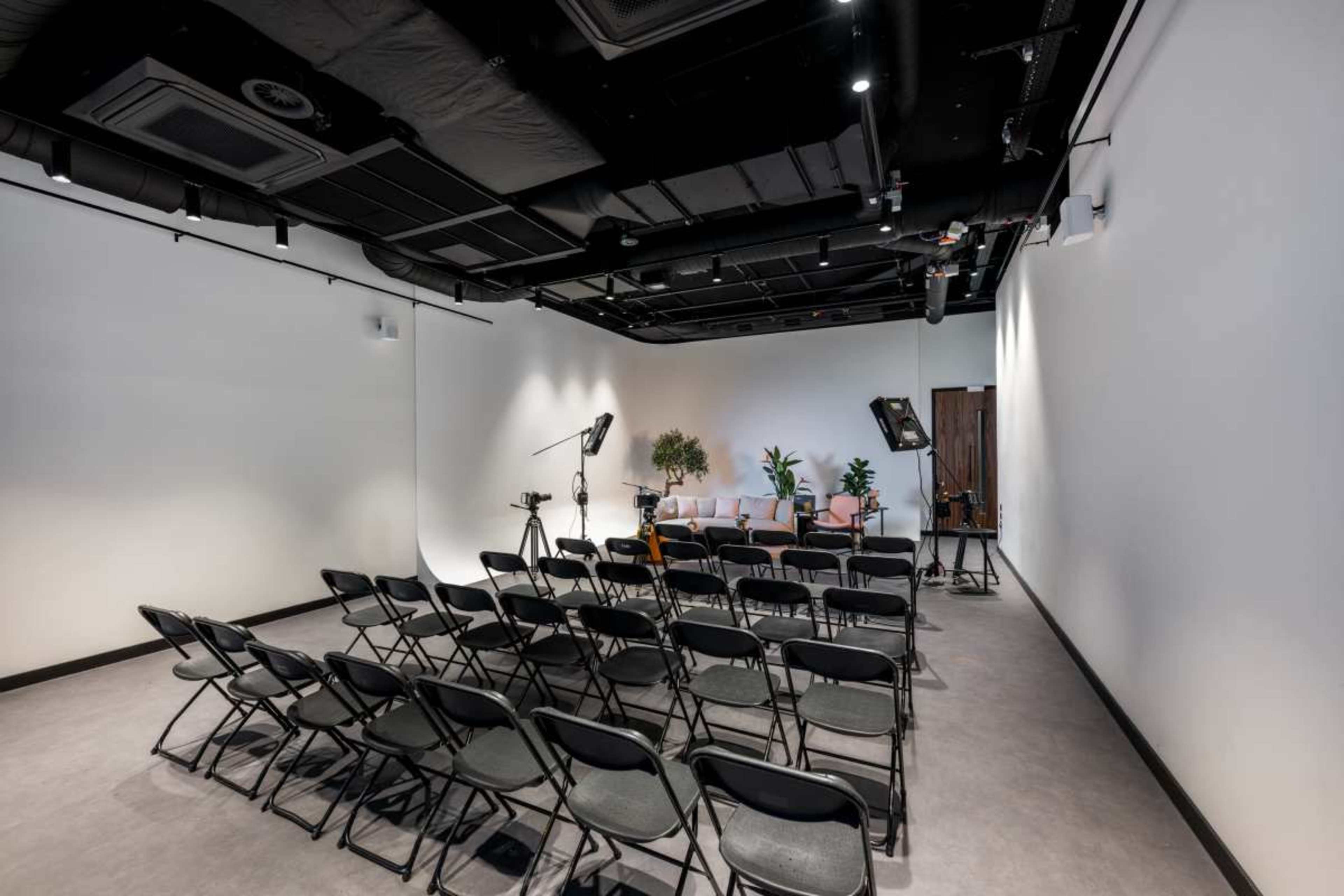 Blank Canvas Event & Conference Space Image in London, London, ENG