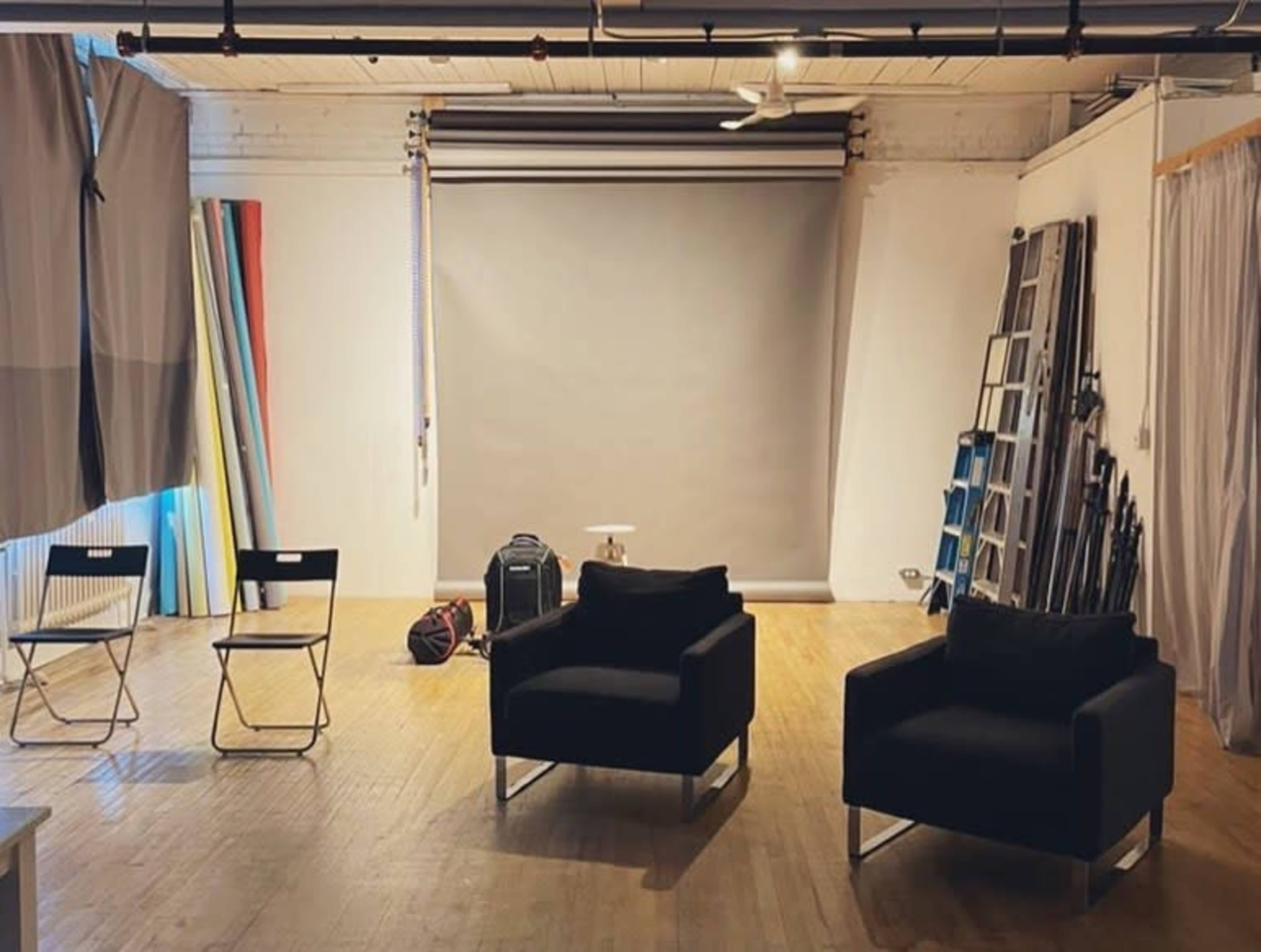 STUDIO 311 | Toronto Rustic & Open Concept Hard-Loft Studio Image in Riverside, Toronto, ON