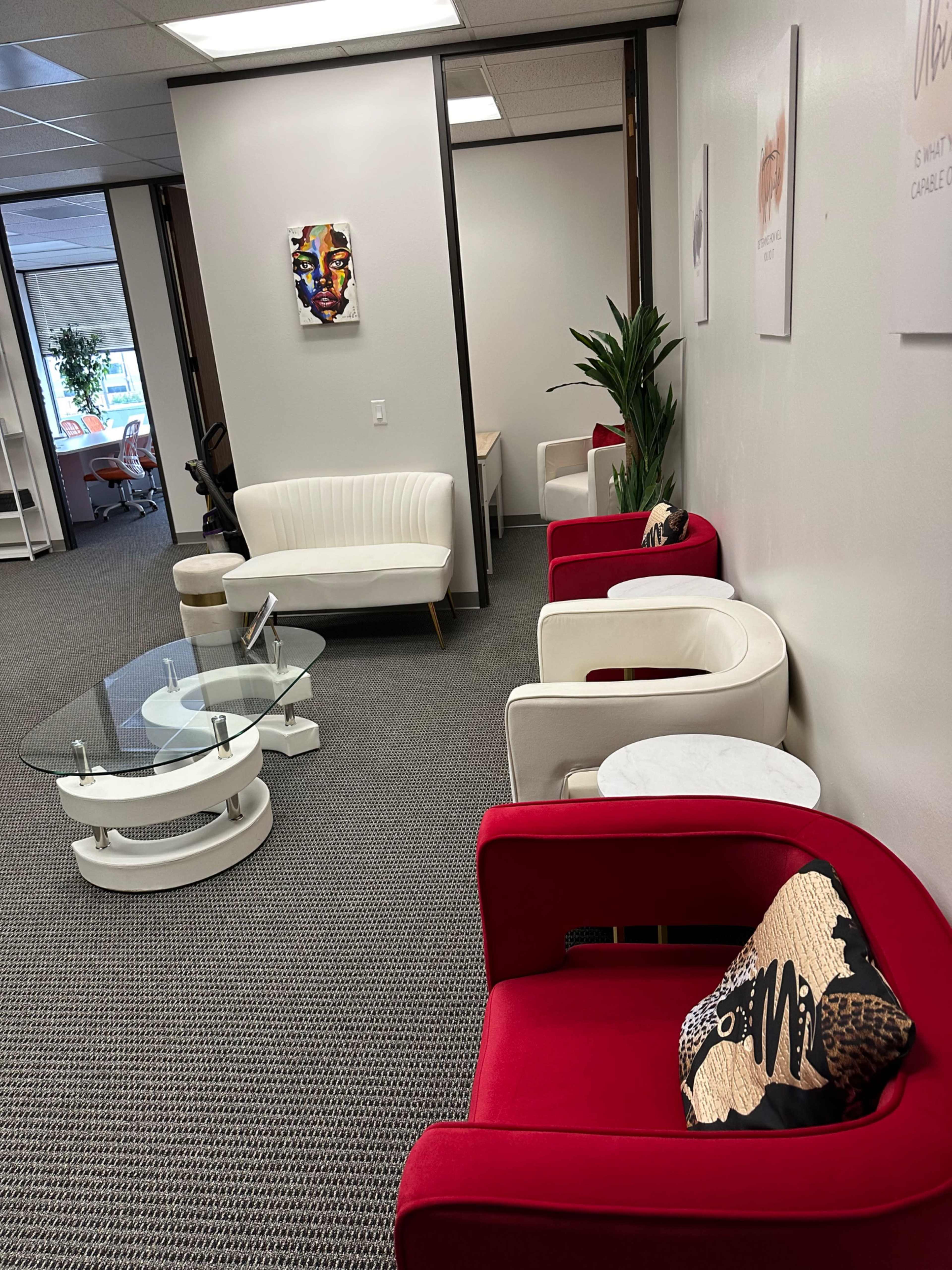 Elegant Urban Office with Stylish Decor and Versatile Spaces Image in Northside, Houston, TX