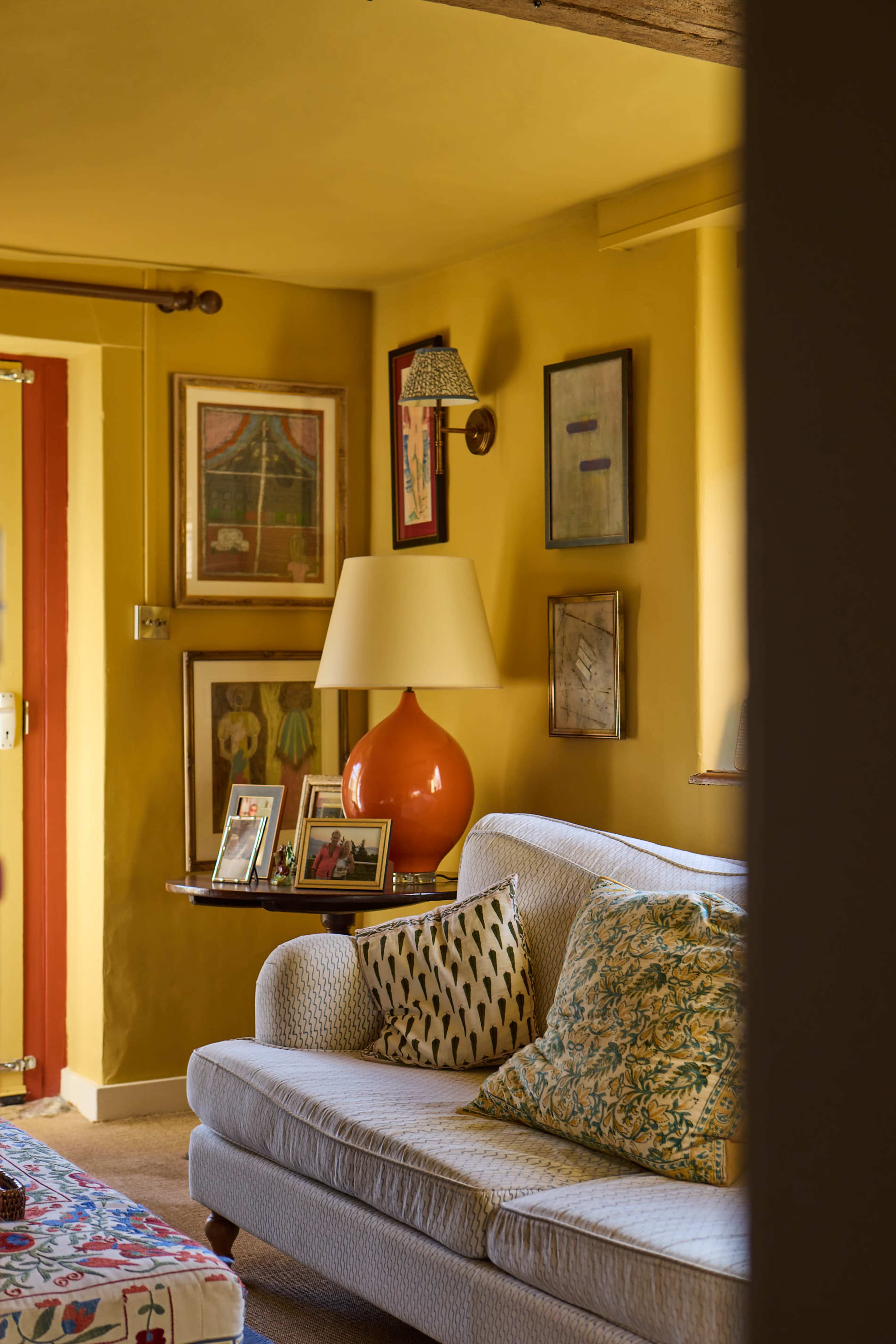 A small and charming 18th century cottage in an aspirational setting Image in , Reigate, ENG